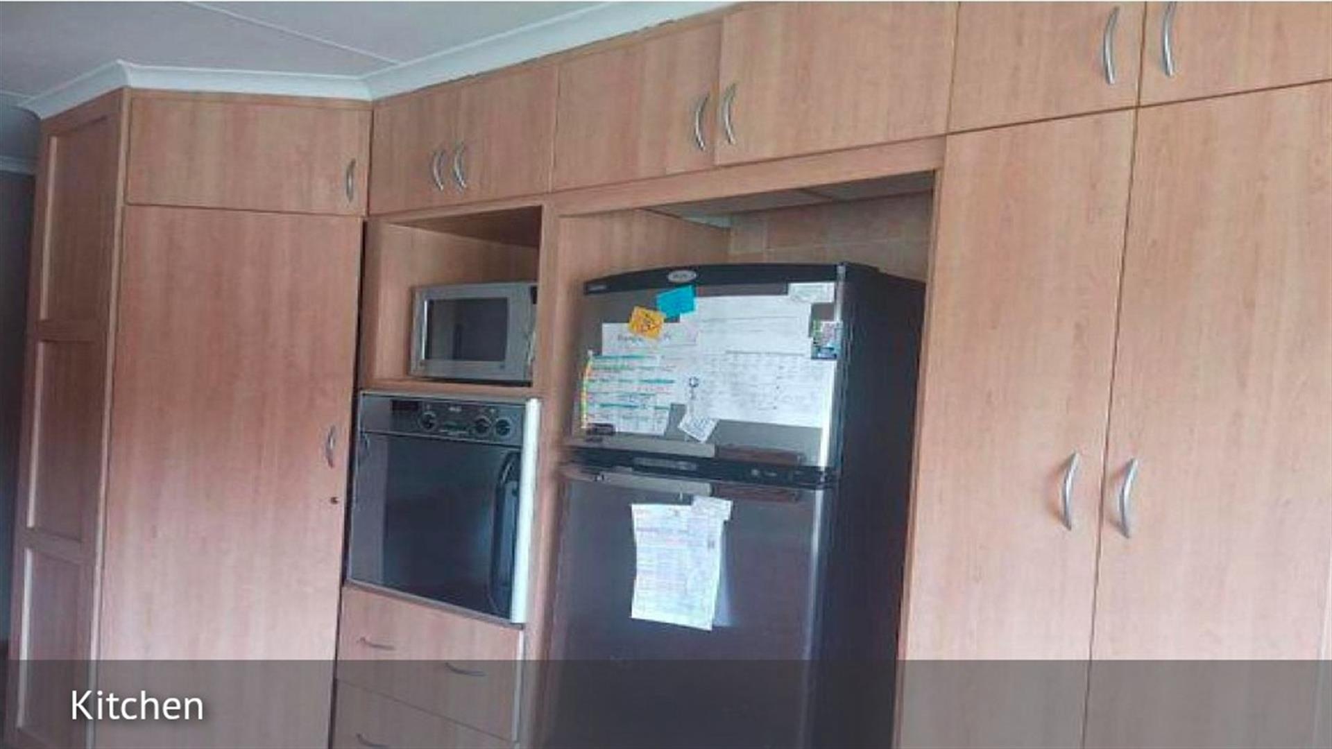 Spacious four Bedroom Family Home with Pool and Study in Secunda