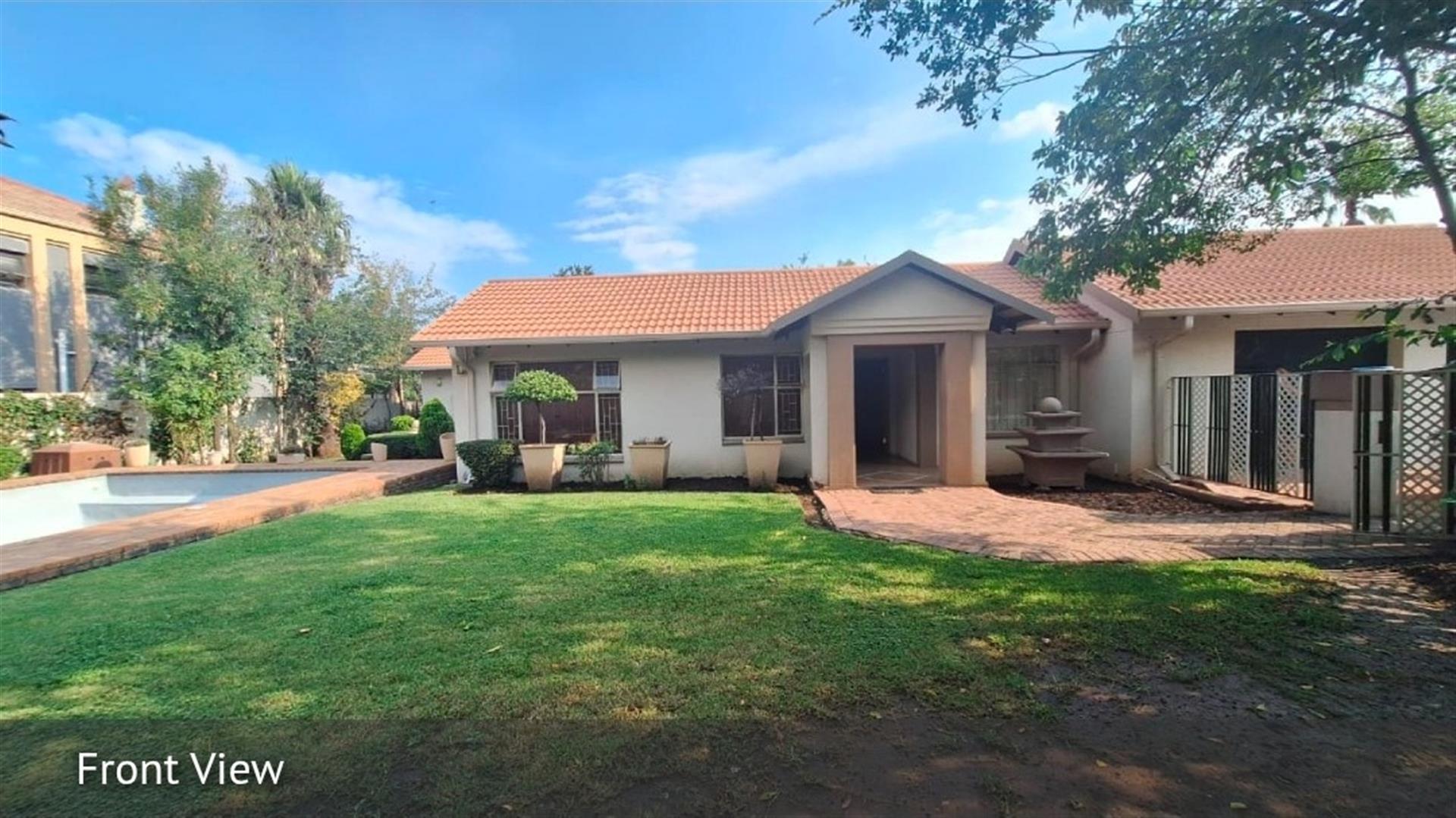 Spacious four Bedroom Family Home with Pool and Study in Secunda