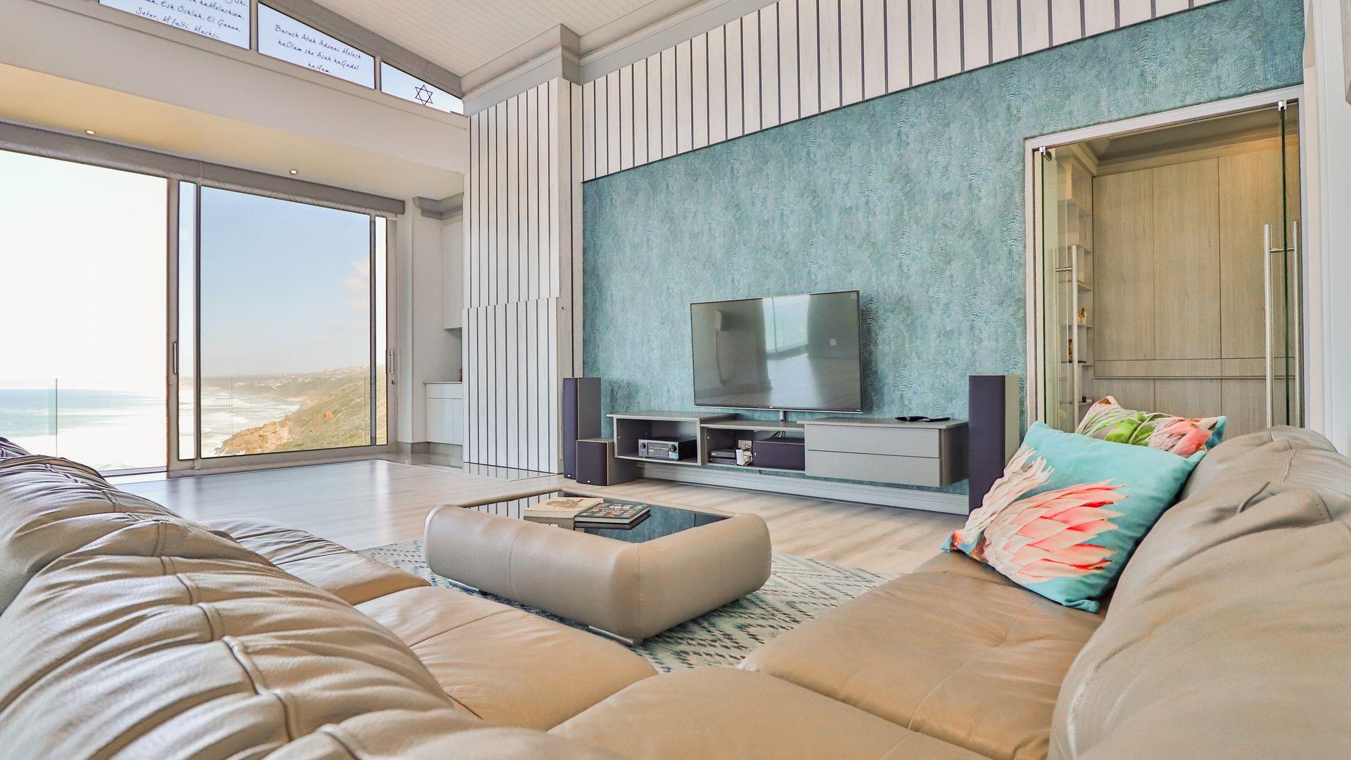 Privacy, Luxury and Effortless Coastal Living or Investment Opportunity!