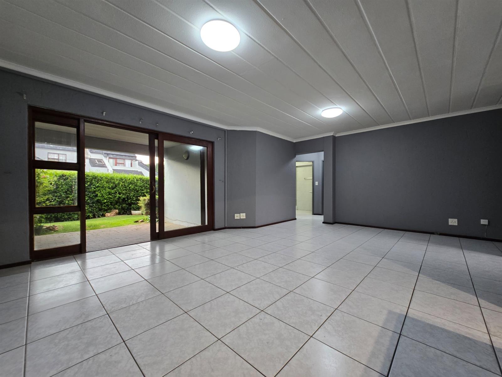 3 Bedroom Ground Floor Apartment To Rent in Lakefield, Benoni