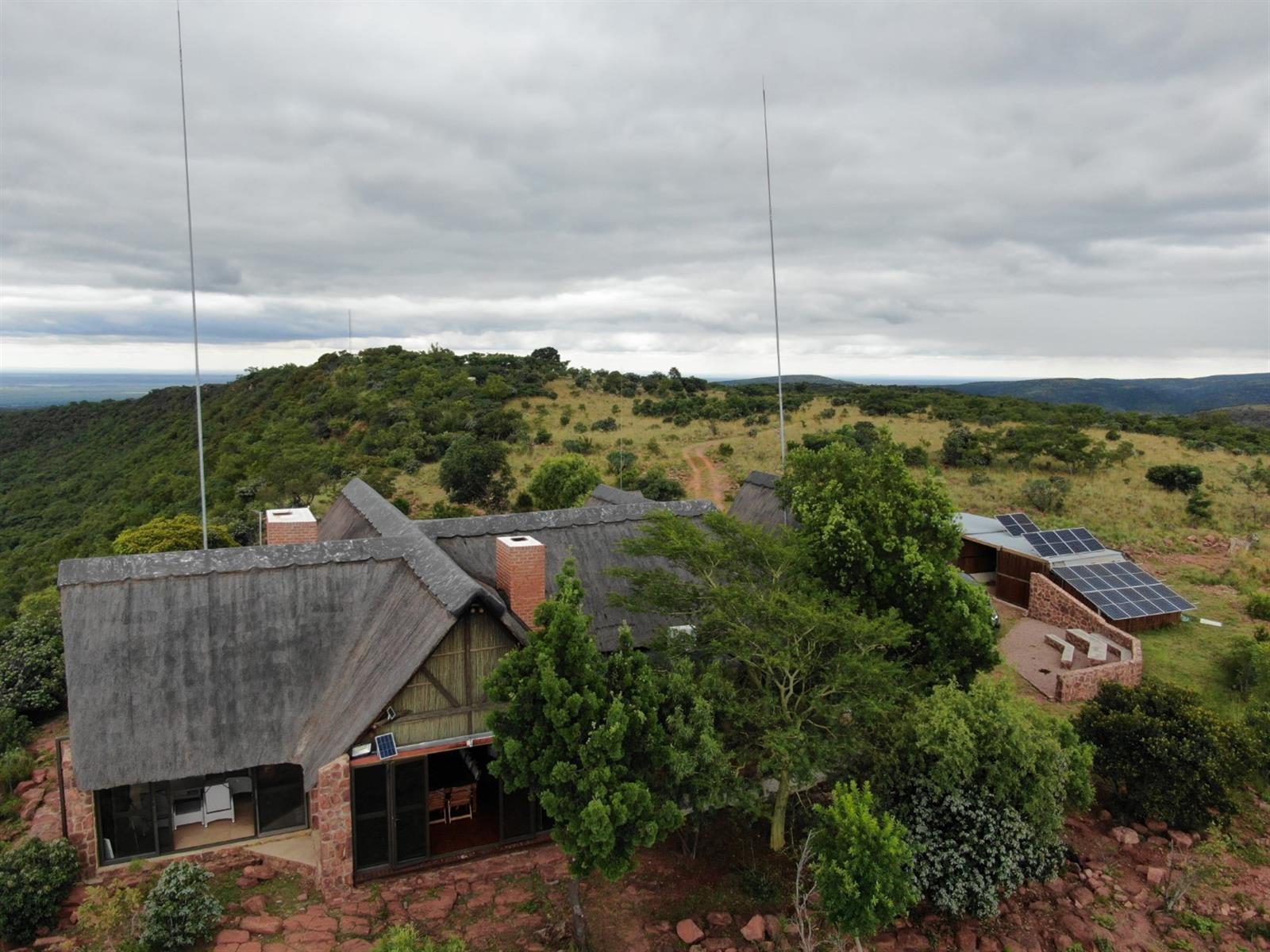 Rock-Built 3-Bedroom House with En-Suite Cottage - 1000 ha Private Nature Reserve, Bela Bela