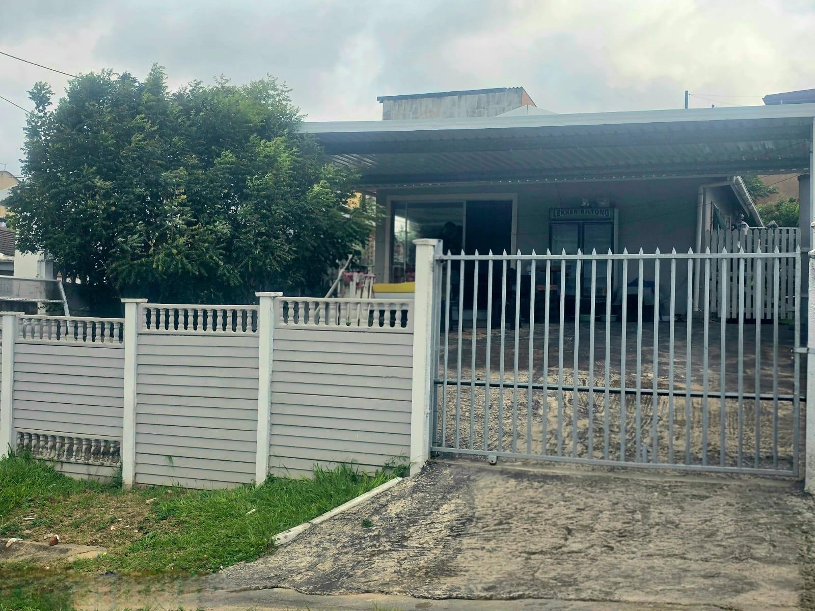 House For Sale in Chatsworth Central, Chatsworth, KwaZulu Natal