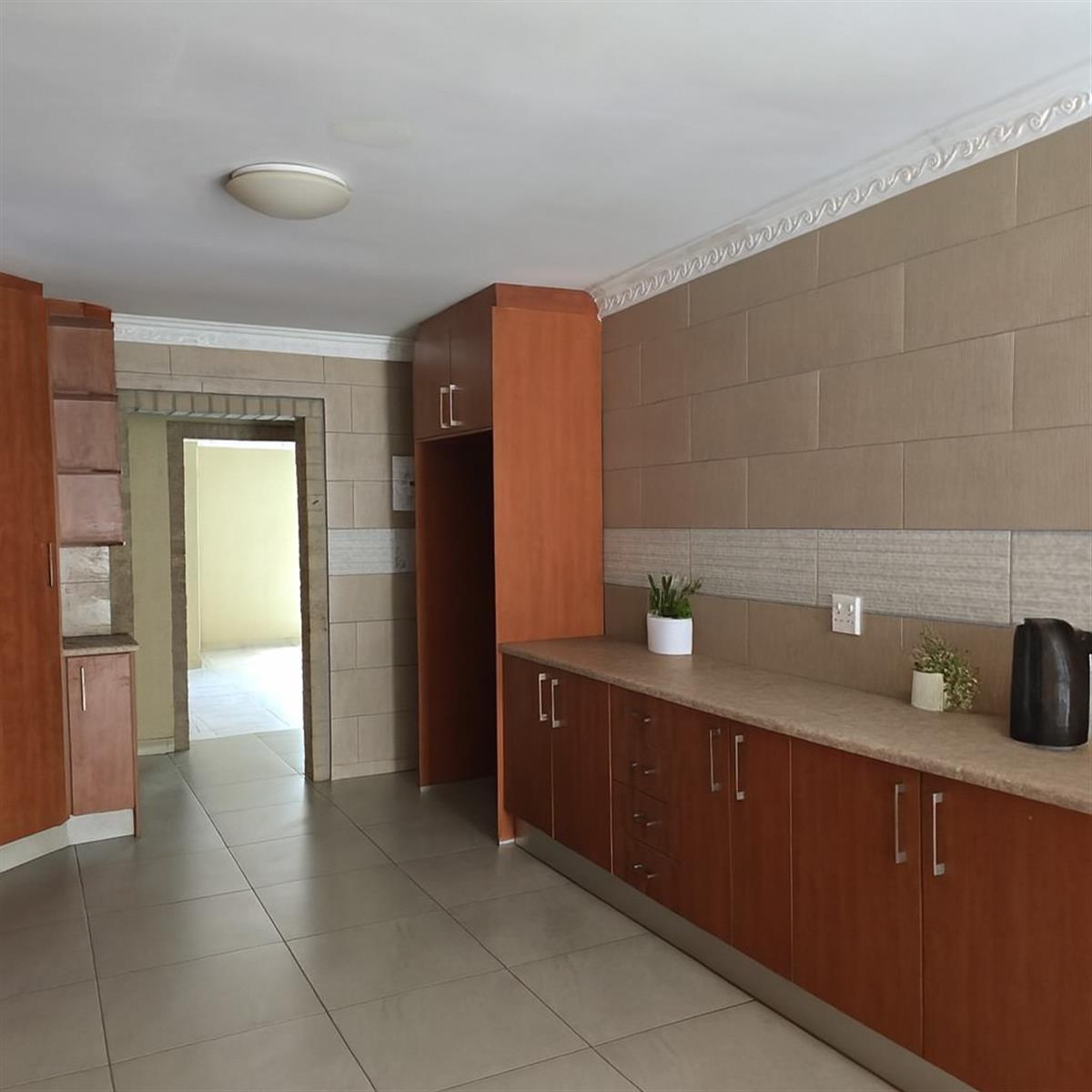 INTERESTED INVESTORS MIXED RESIDENTIAL ON A MASSIVE STAND HUGE HOUSE PLUS 7 UNIT A COMPLEX