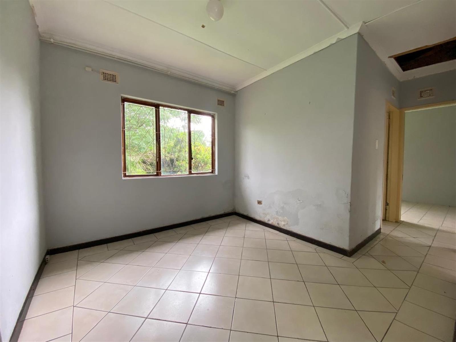 Reduced!!! House For Sale in Kwandengezi, Pinetown, KwaZulu Natal