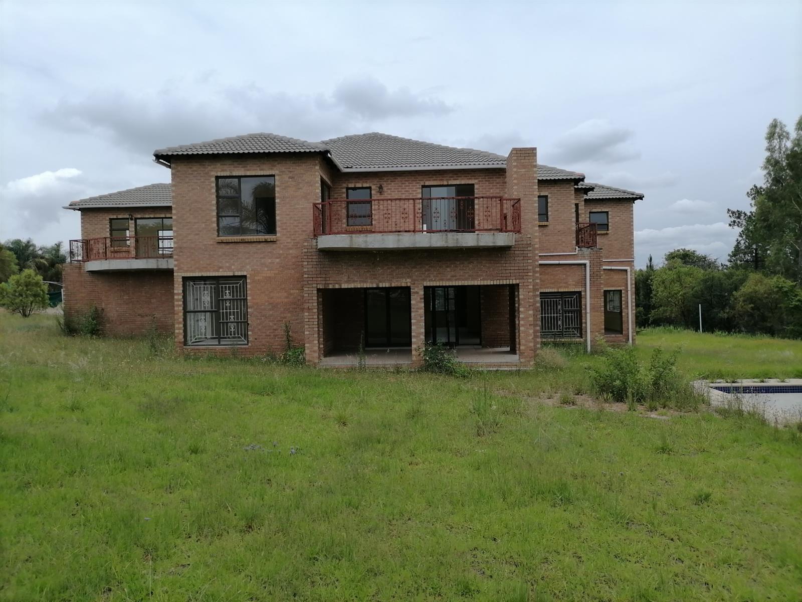 Twin Duplexes For Two Large Families For Sale in Beaulieu, Midrand