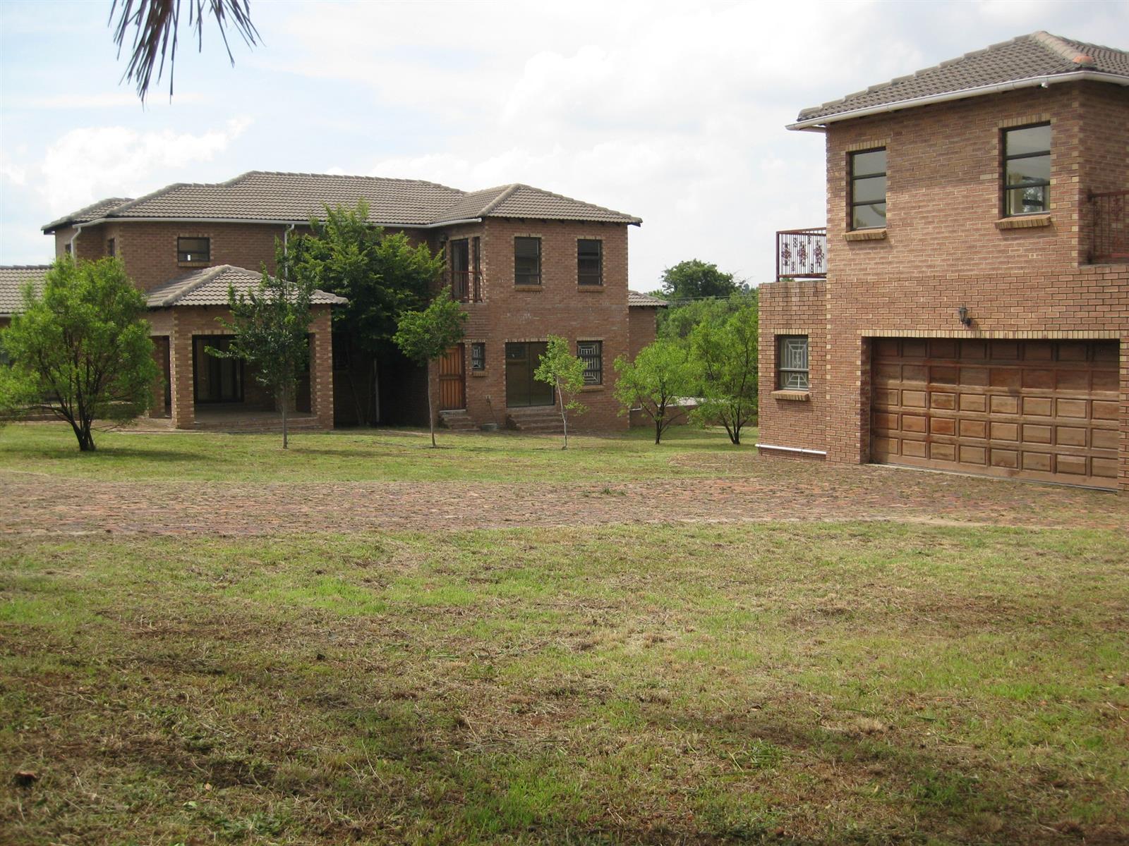 Twin Duplexes For Two Large Families For Sale in Beaulieu, Midrand