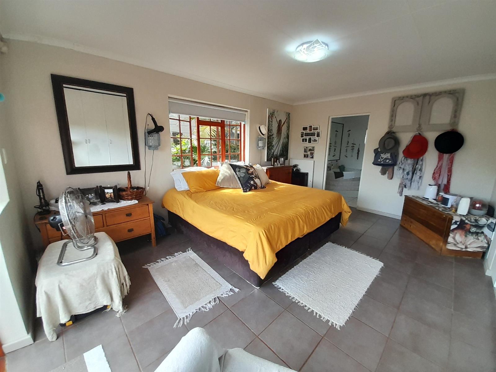 Income-Generating Retreat with Scenic Views