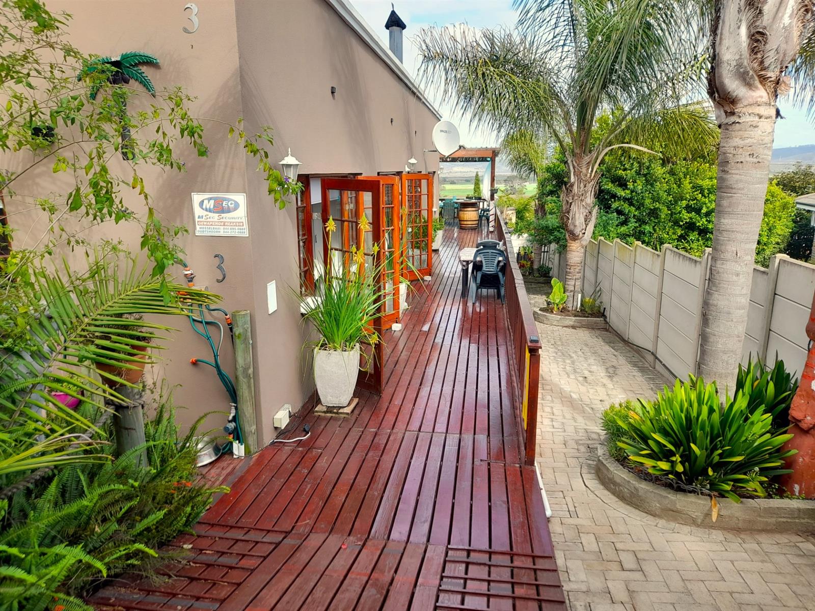 Income-Generating Retreat with Scenic Views