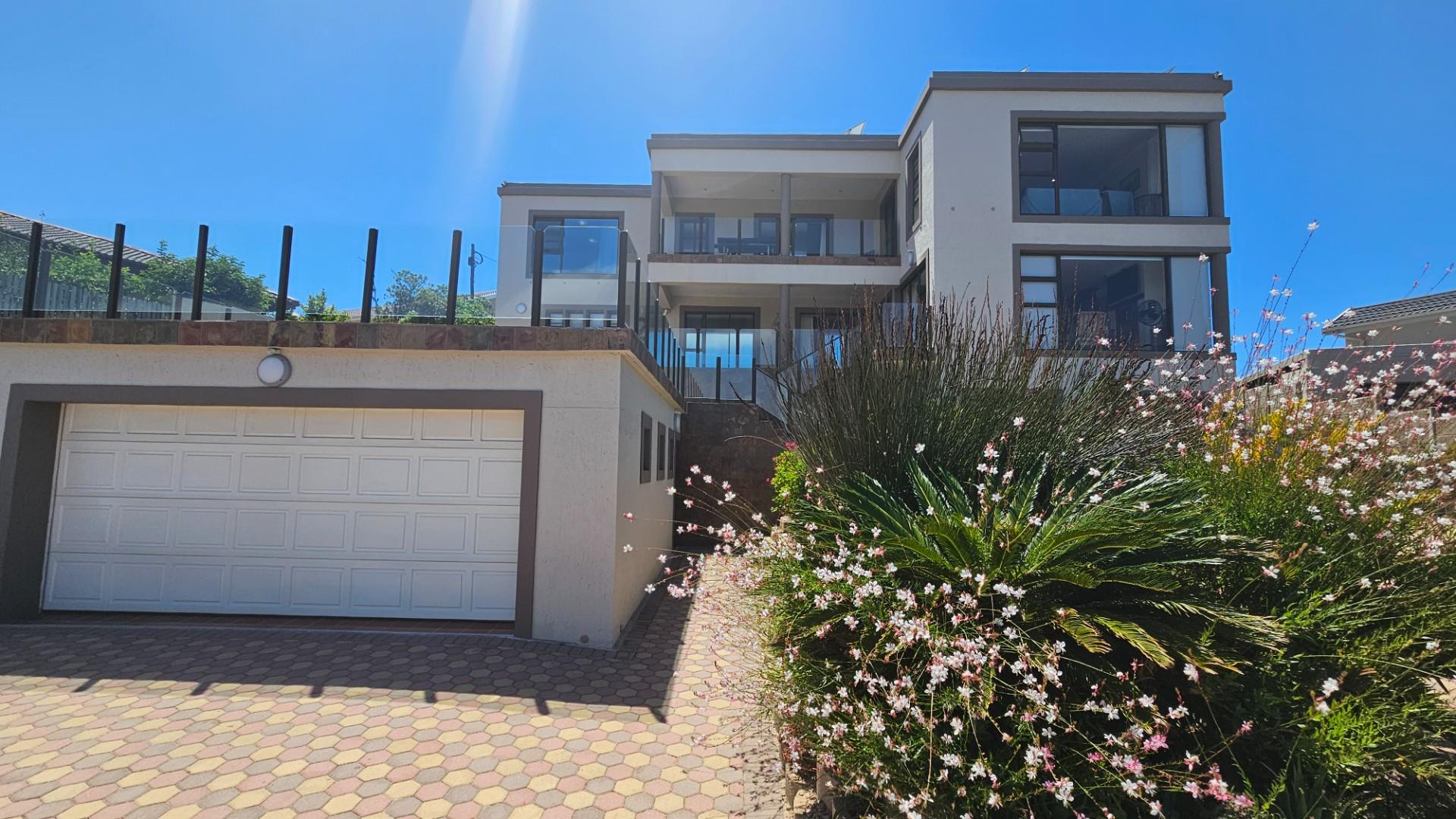 House For Sale in Dana Bay, Mossel Bay
