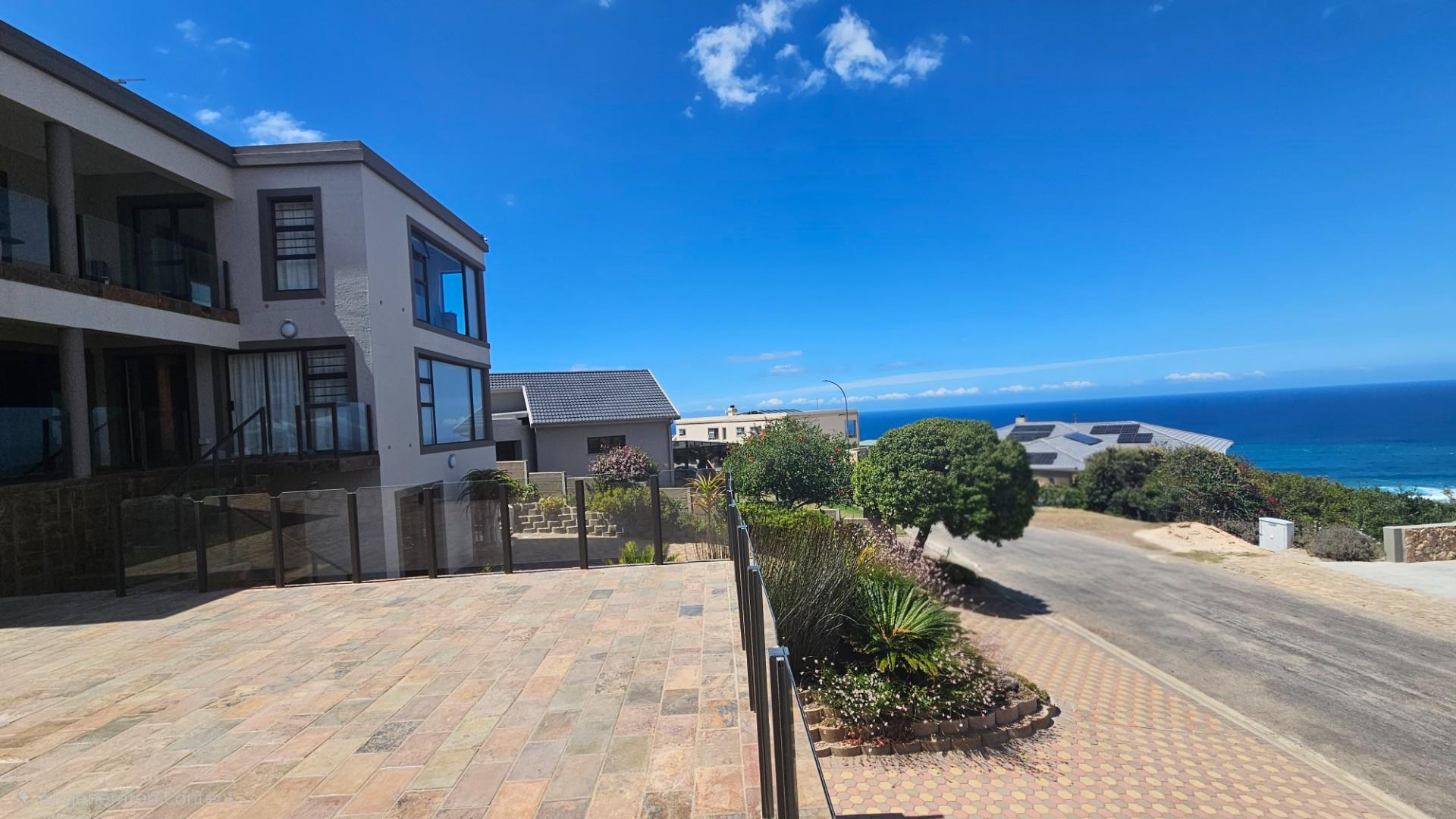 House For Sale in Dana Bay, Mossel Bay