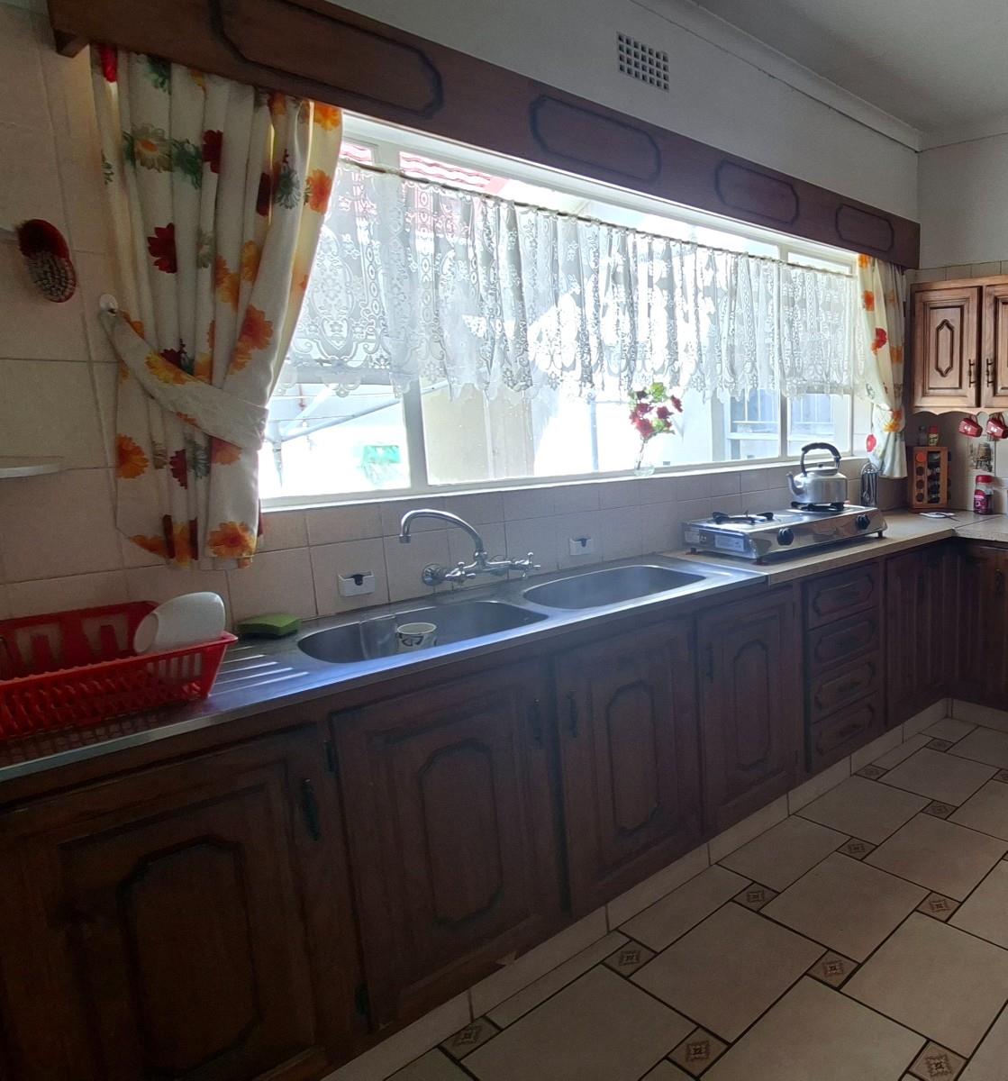 Beautifully Maintained Three-Bedroom Townhouse in a Peaceful Complex Near Schools