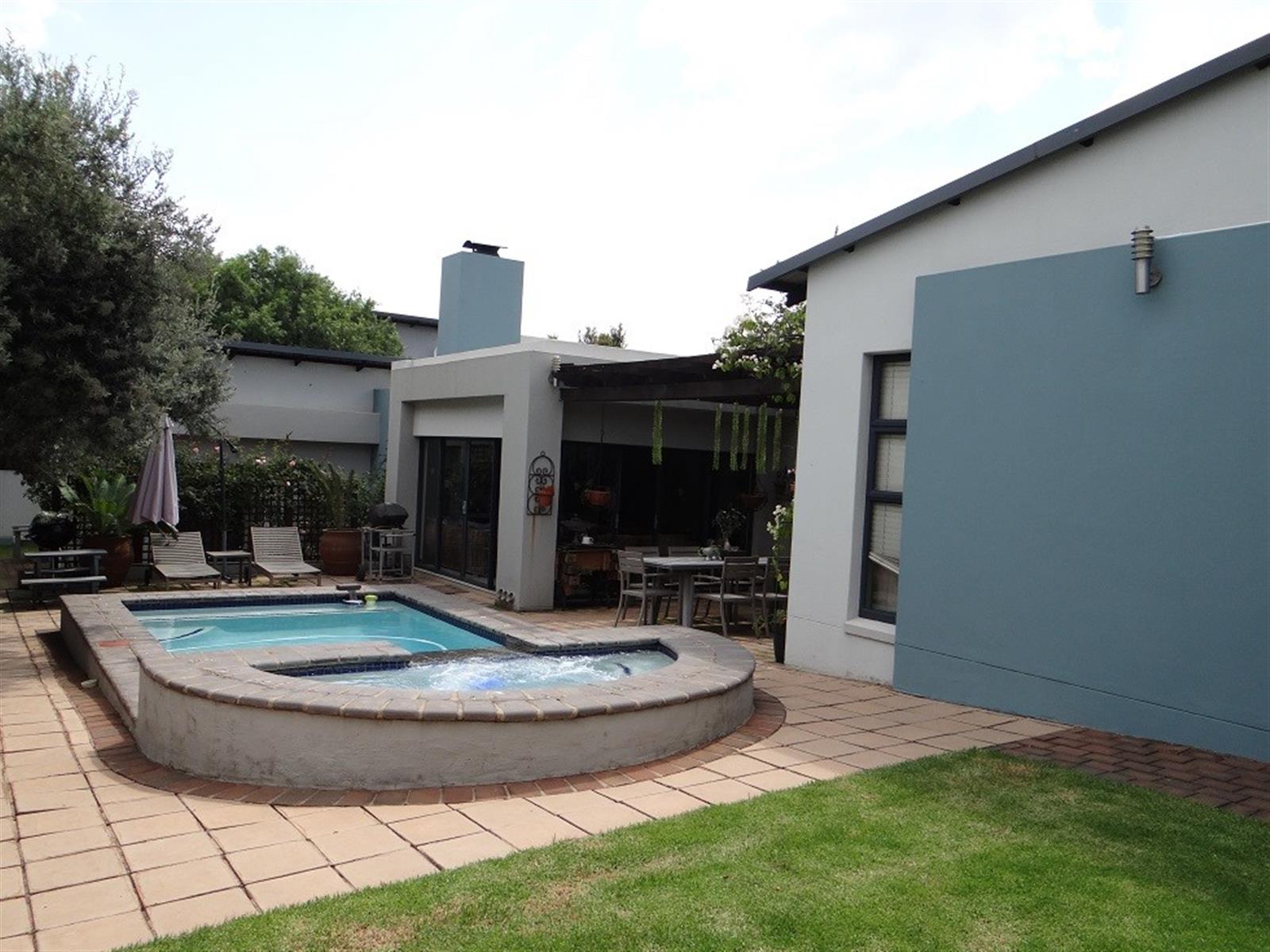 4 Bedroom House For Sale in Midstream Ridge Estate, Centurion