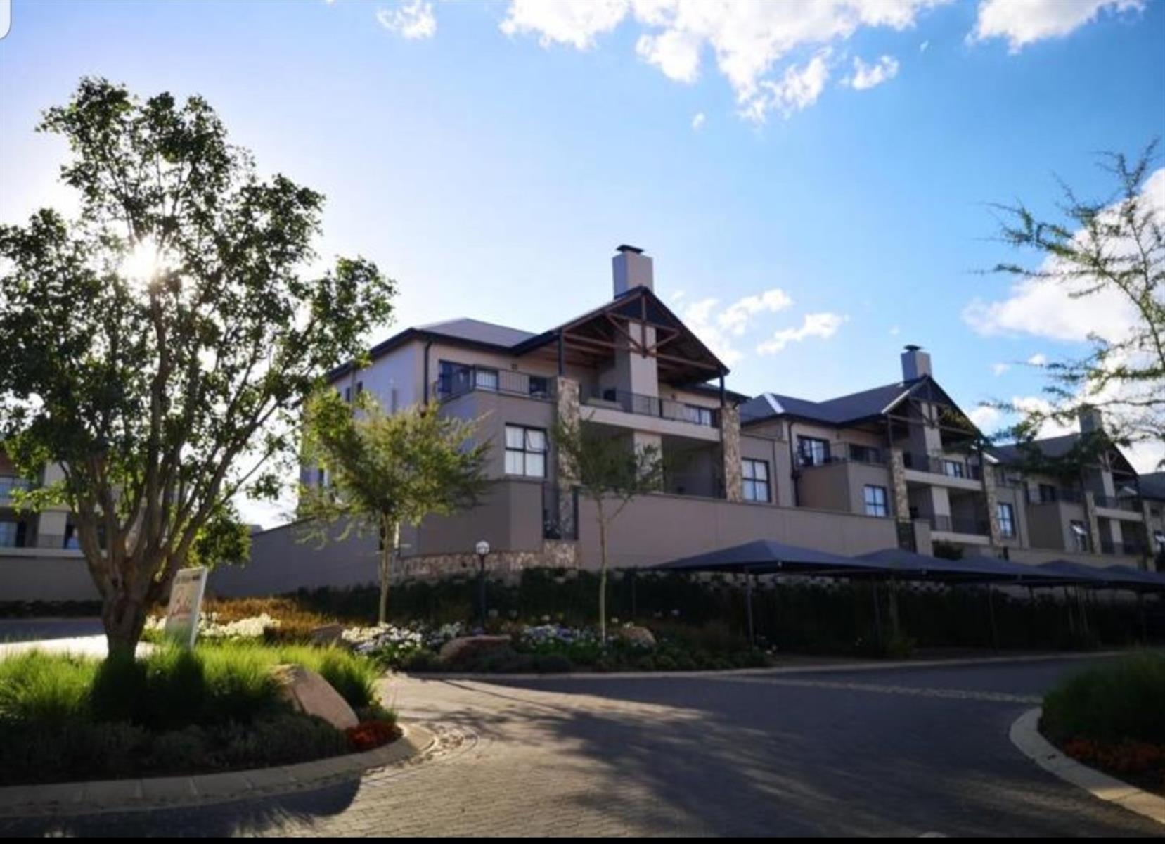 Priced to sell: 3 bedroom Apartment on 1st floor for Sale in Polofields Lifestyle Estate, Waterfall