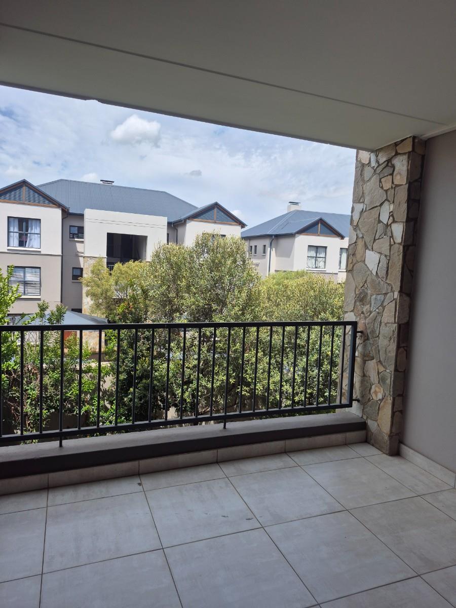 Priced to sell: 3 bedroom Apartment on 1st floor for Sale in Polofields Lifestyle Estate, Waterfall