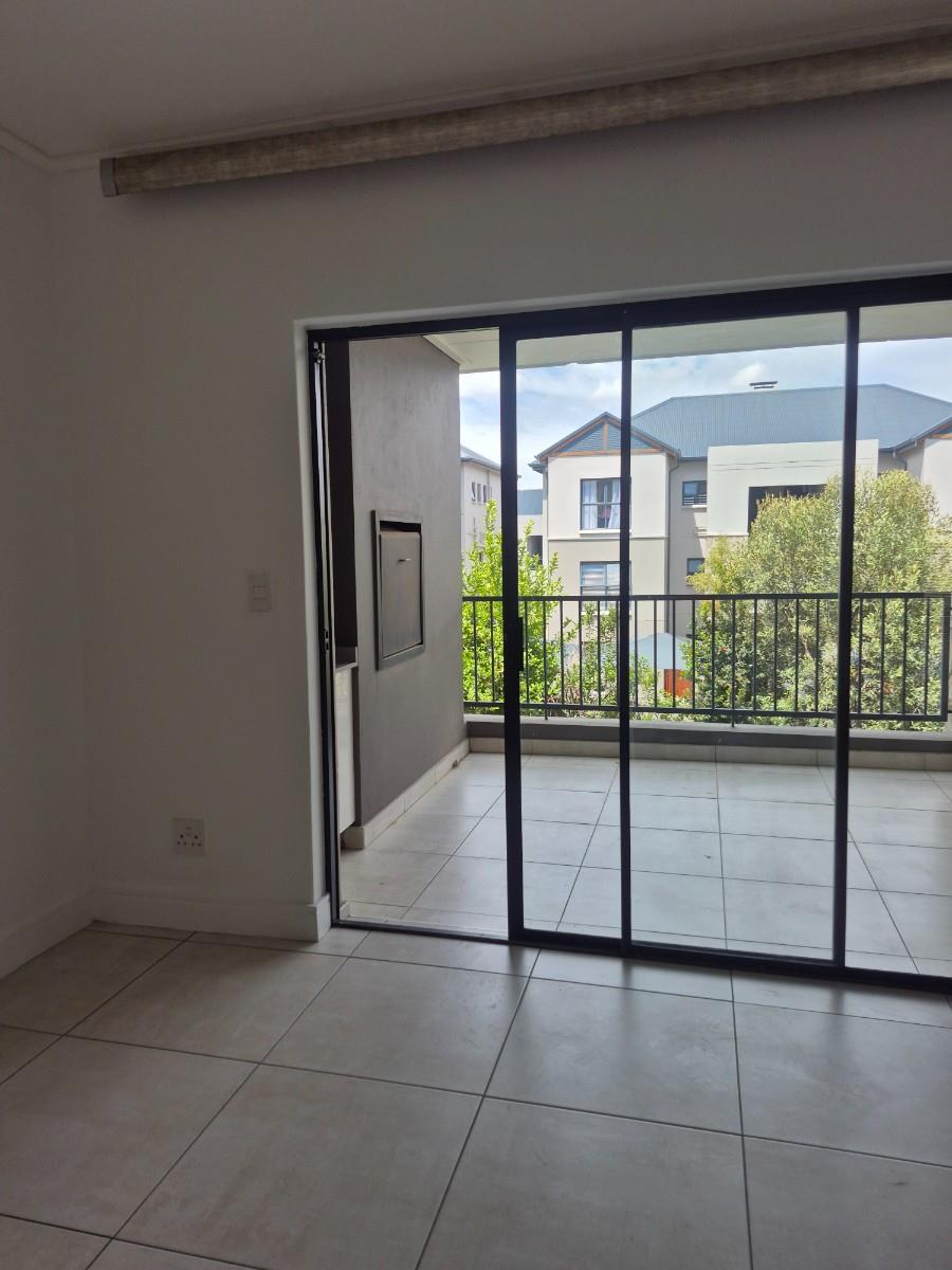 Priced to sell: 3 bedroom Apartment on 1st floor for Sale in Polofields Lifestyle Estate, Waterfall
