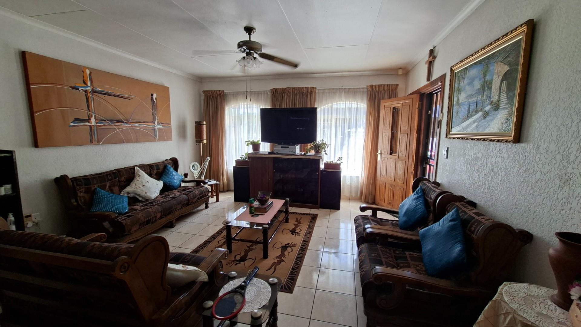 LOW-MAINTENANCE, 2 BEDROOM TOWNHOUSE, FULLY UPGRADED OFF-GRID PROPERTY!