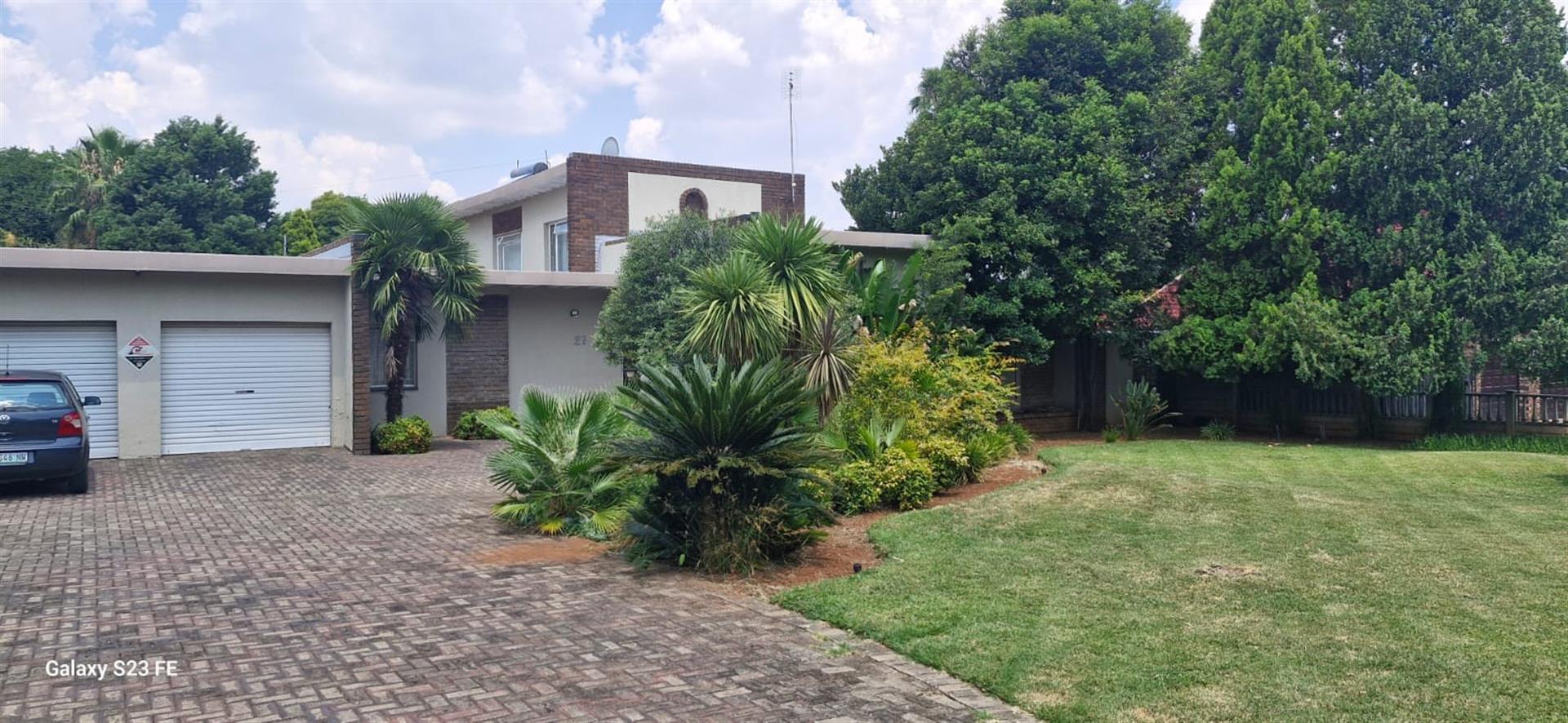 House For Sale in Wilkoppies, Klerksdorp, North West
