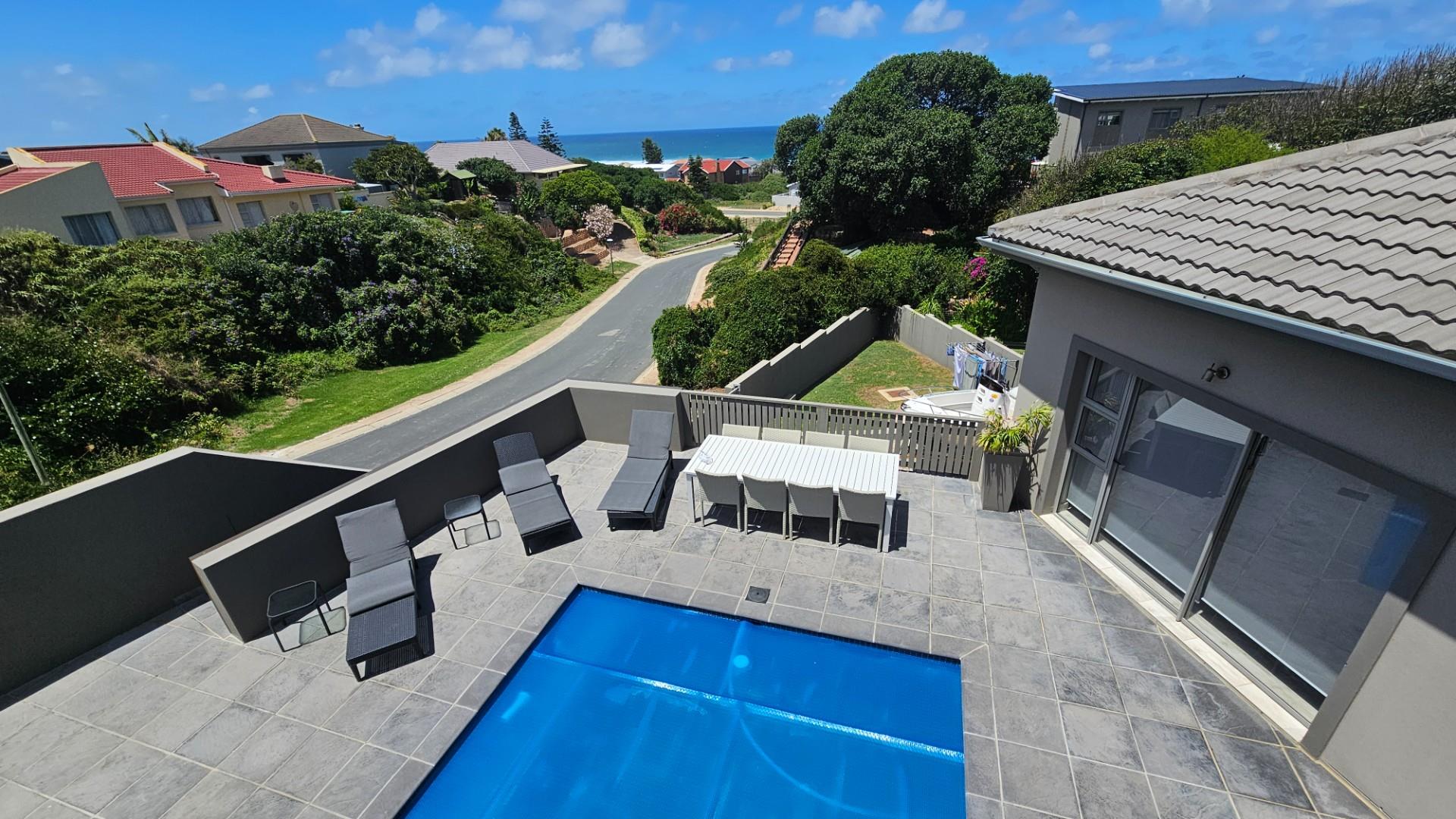House For Sale in Outeniqua Strand, Groot Brakrivier