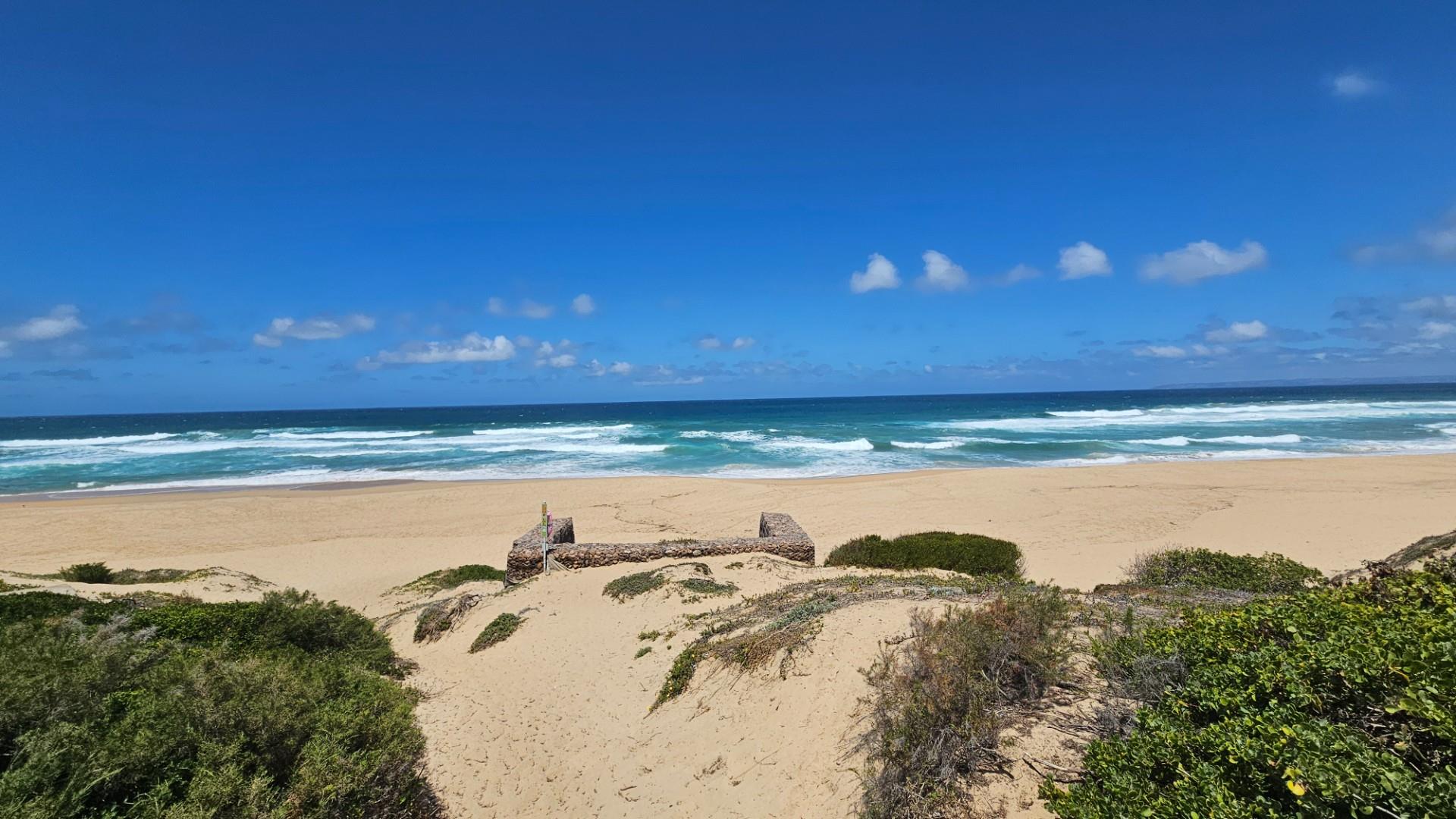 House For Sale in Outeniqua Strand, Groot Brakrivier