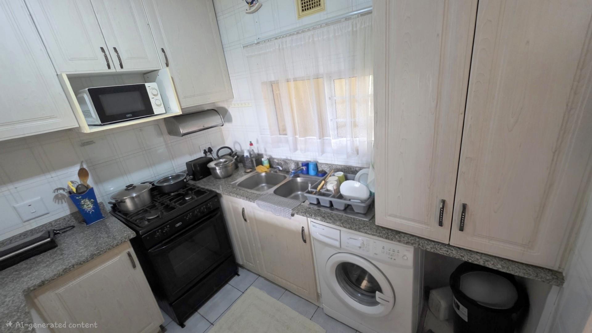 Beachfront 2 bedroom, 2 bathroom groundfloor apartment in Lawrence Rocks