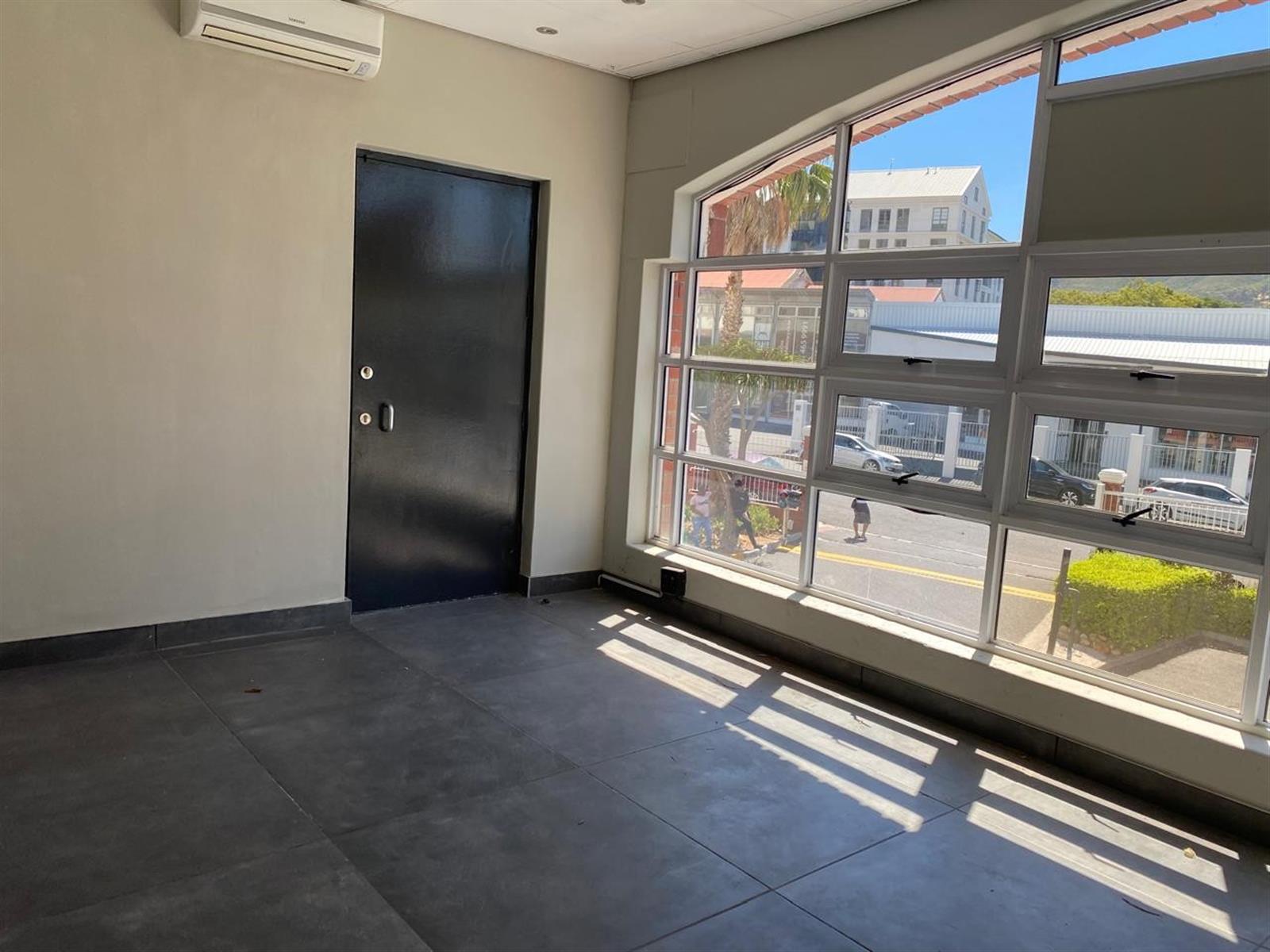 Retail Space To Rent in Gardens, Cape Town