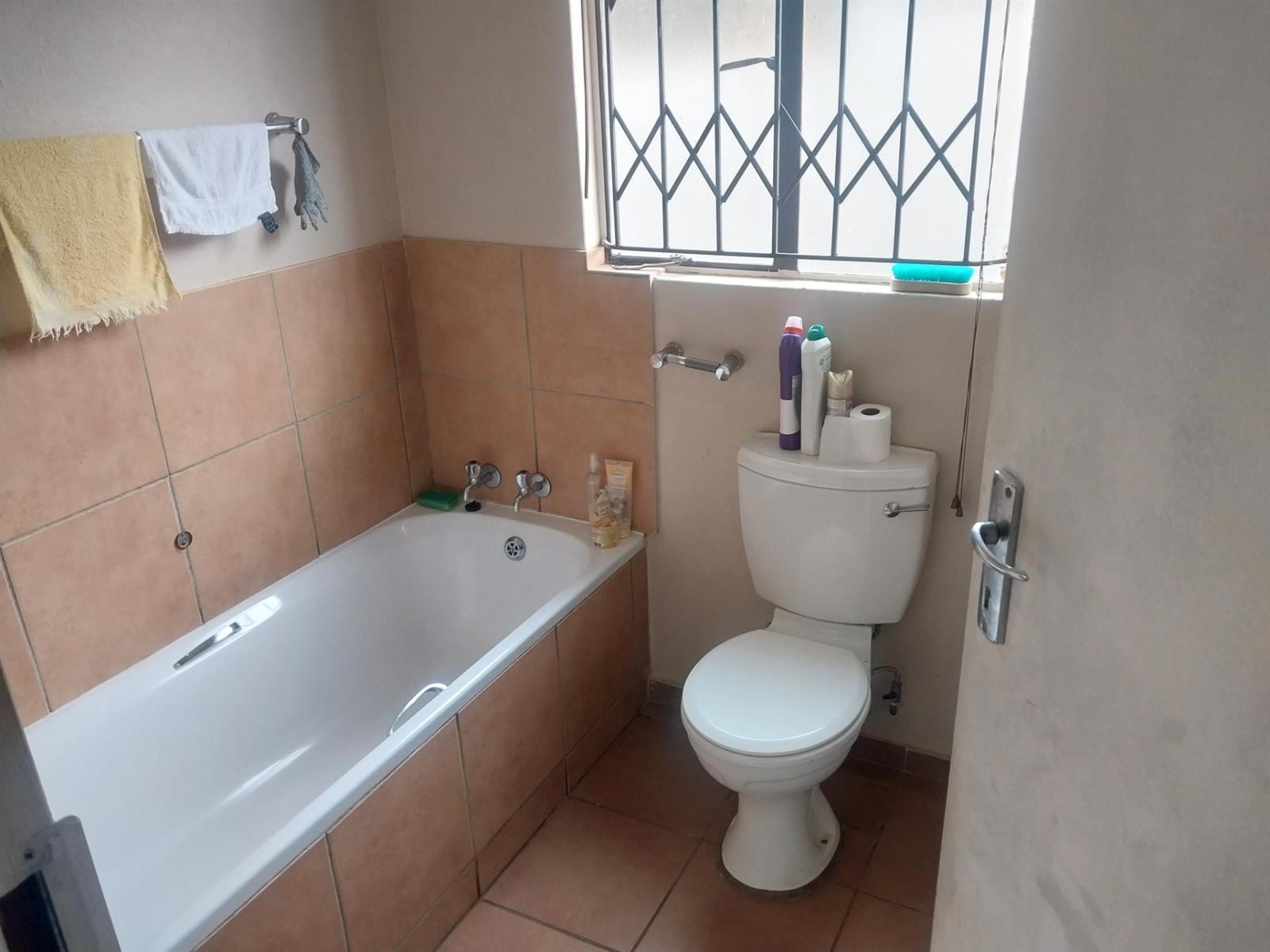 2 Bedroom House For Sale in Protea Glen, Soweto
