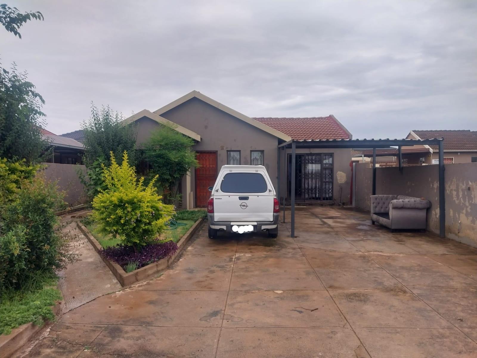 2 Bedroom House For Sale in Protea Glen, Soweto
