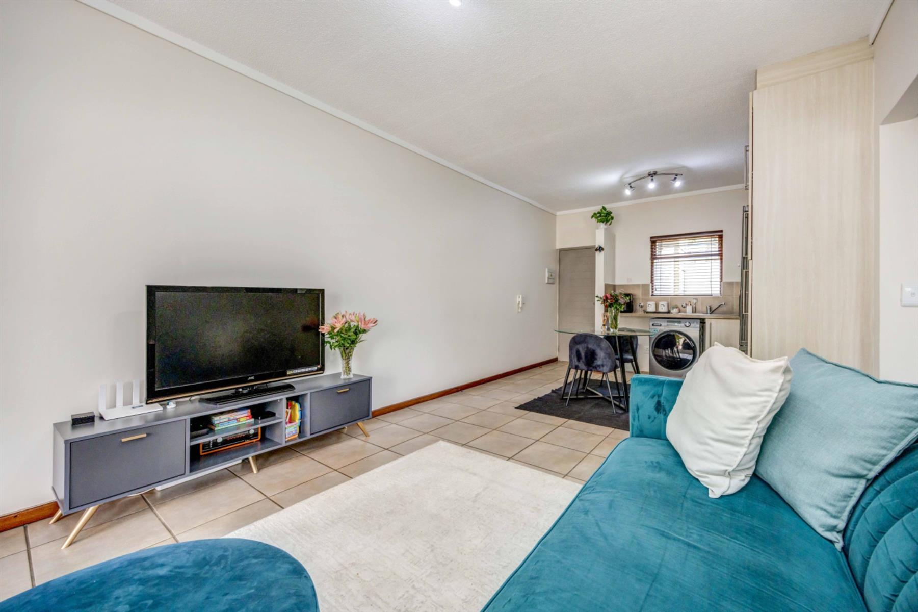 Beautiful One Bedroom Garden Apartment In Cara Bianca, Broadacres
