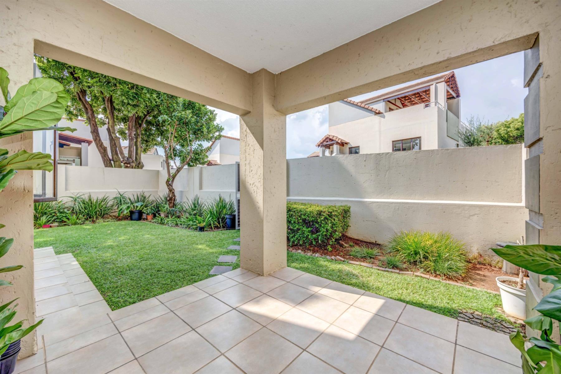 Beautiful One Bedroom Garden Apartment In Cara Bianca, Broadacres