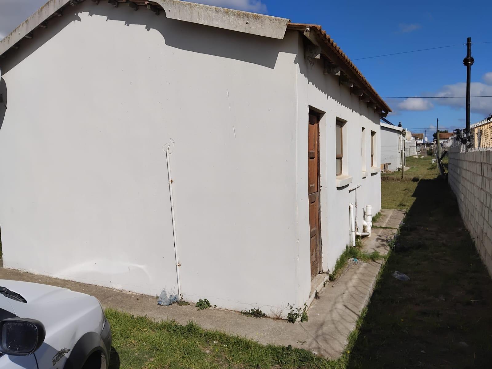 House for sale in Booysen Park, Bethelsdorp, Port Elizabeth, 205 m²