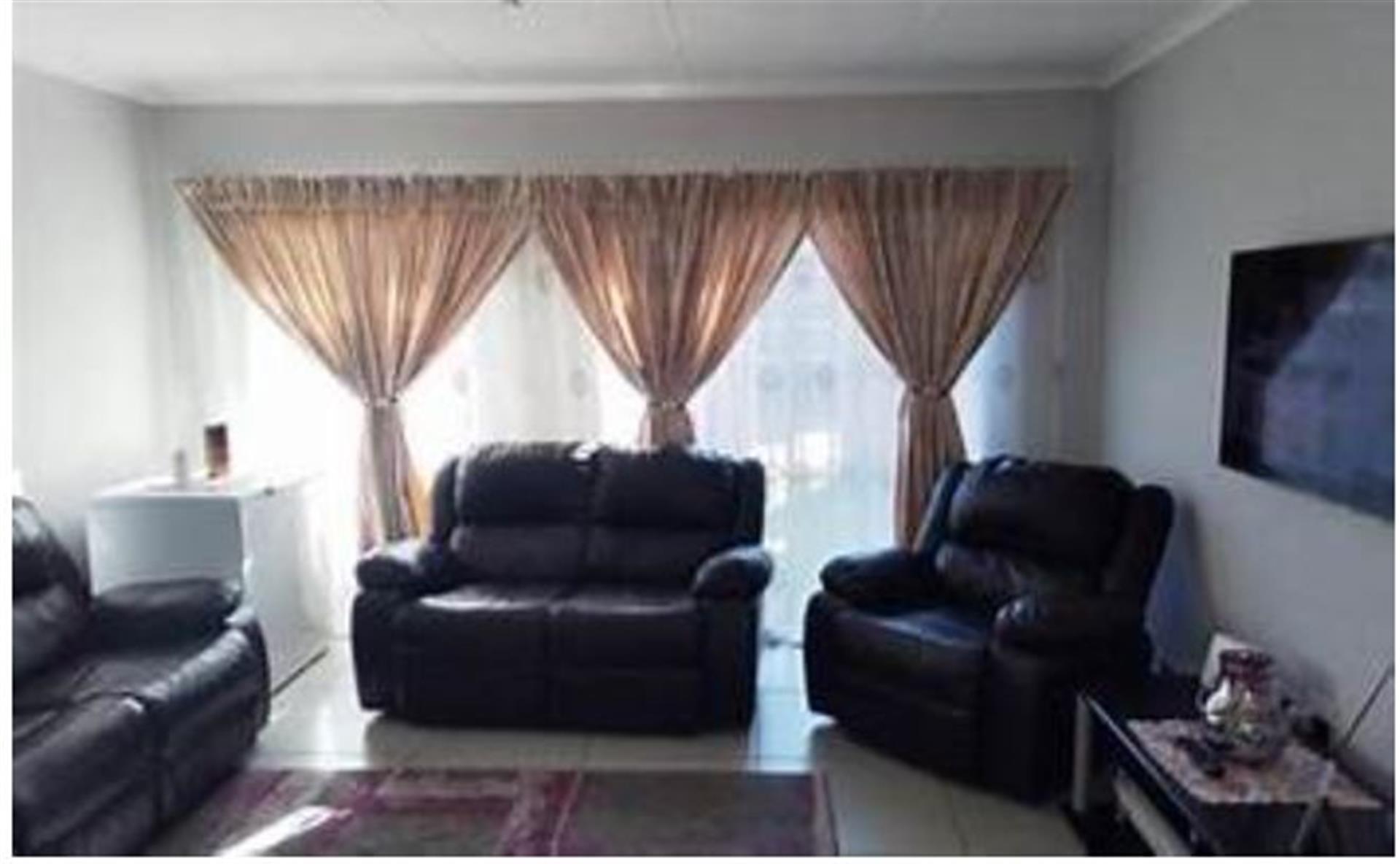 Are you an Investor or First time home buyer - Save between R25K and R40K on these units