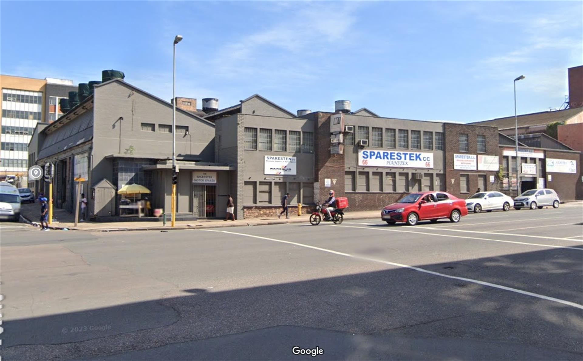 Small warehouse to let on Sydney rd, 2000m also available onsite.