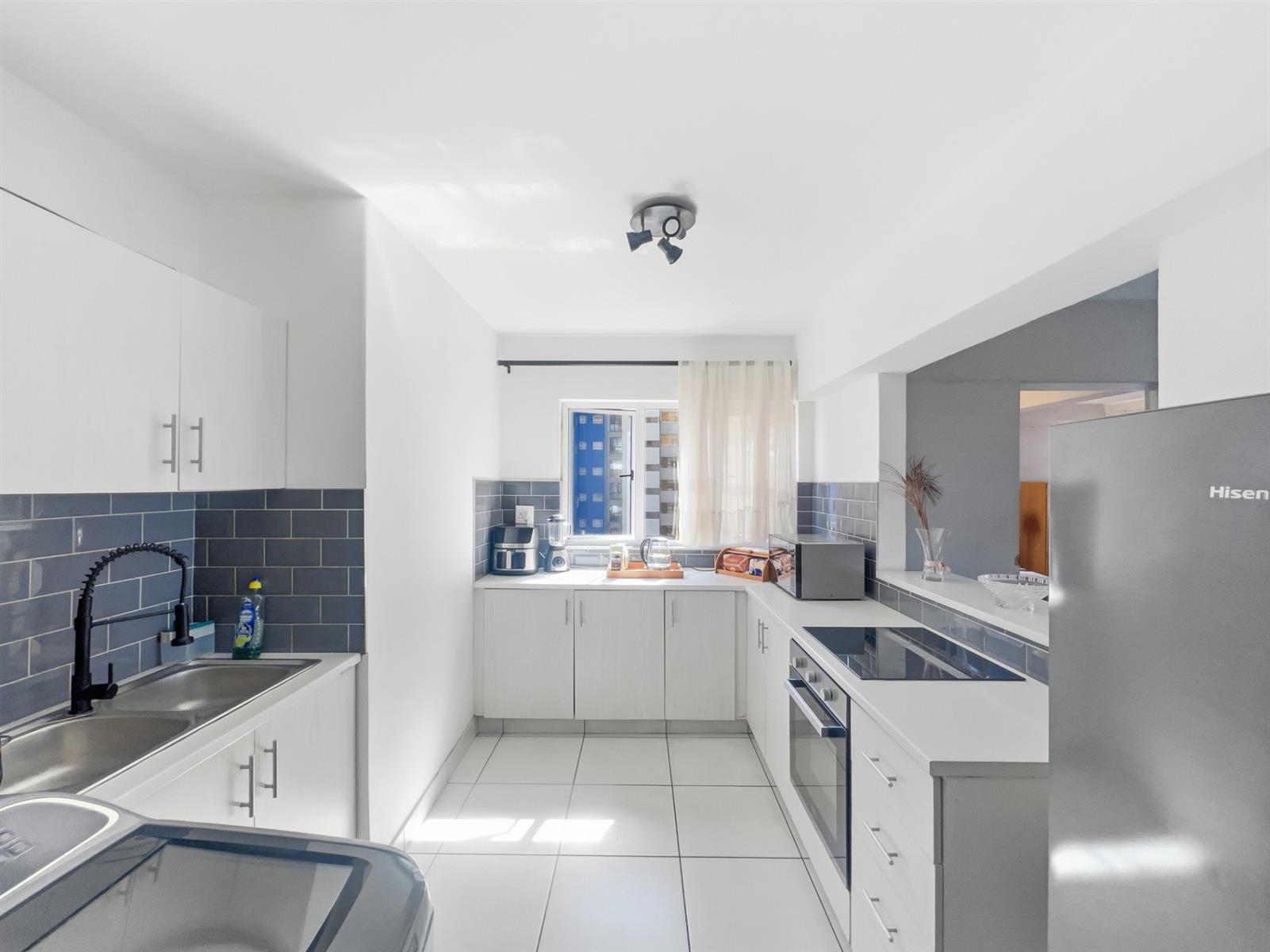 Neat as a Pin! 3 Bedroom Apartment For Sale in South Beach, Durban, KwaZulu-Natal