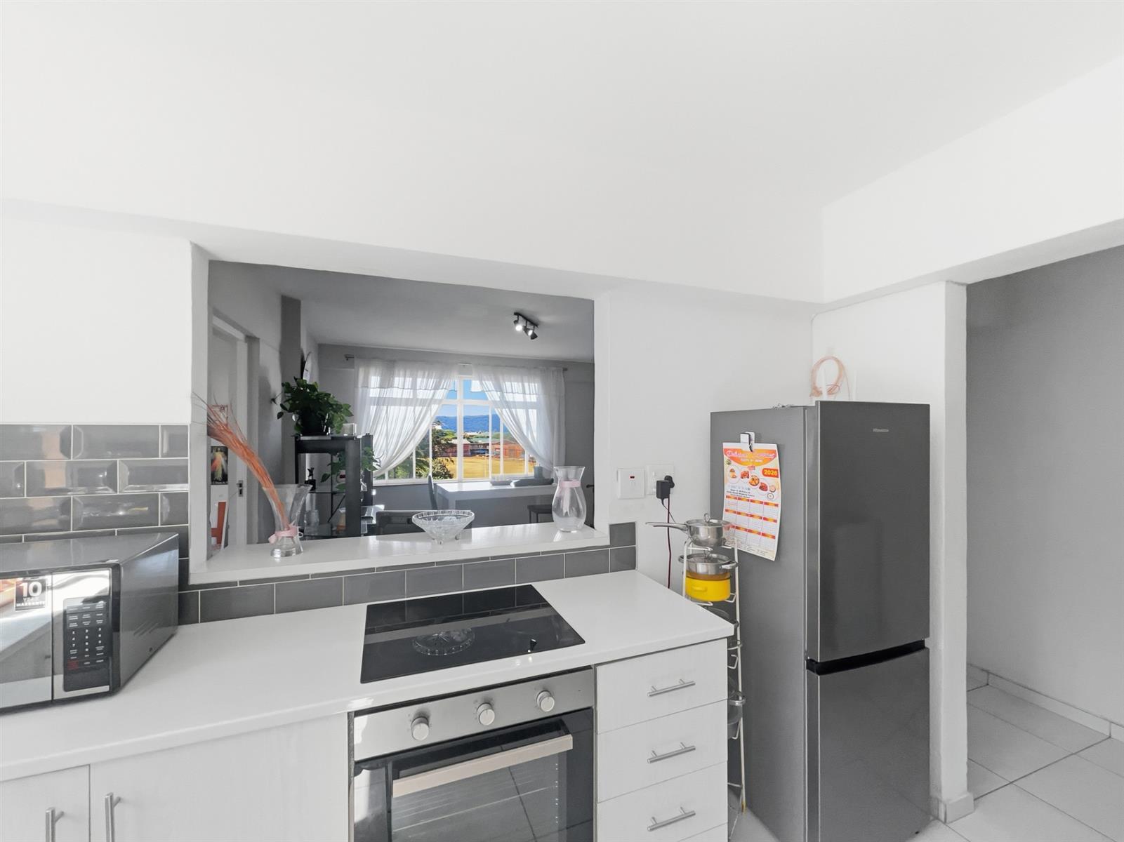 Neat as a Pin! 3 Bedroom Apartment For Sale in South Beach, Durban, KwaZulu-Natal