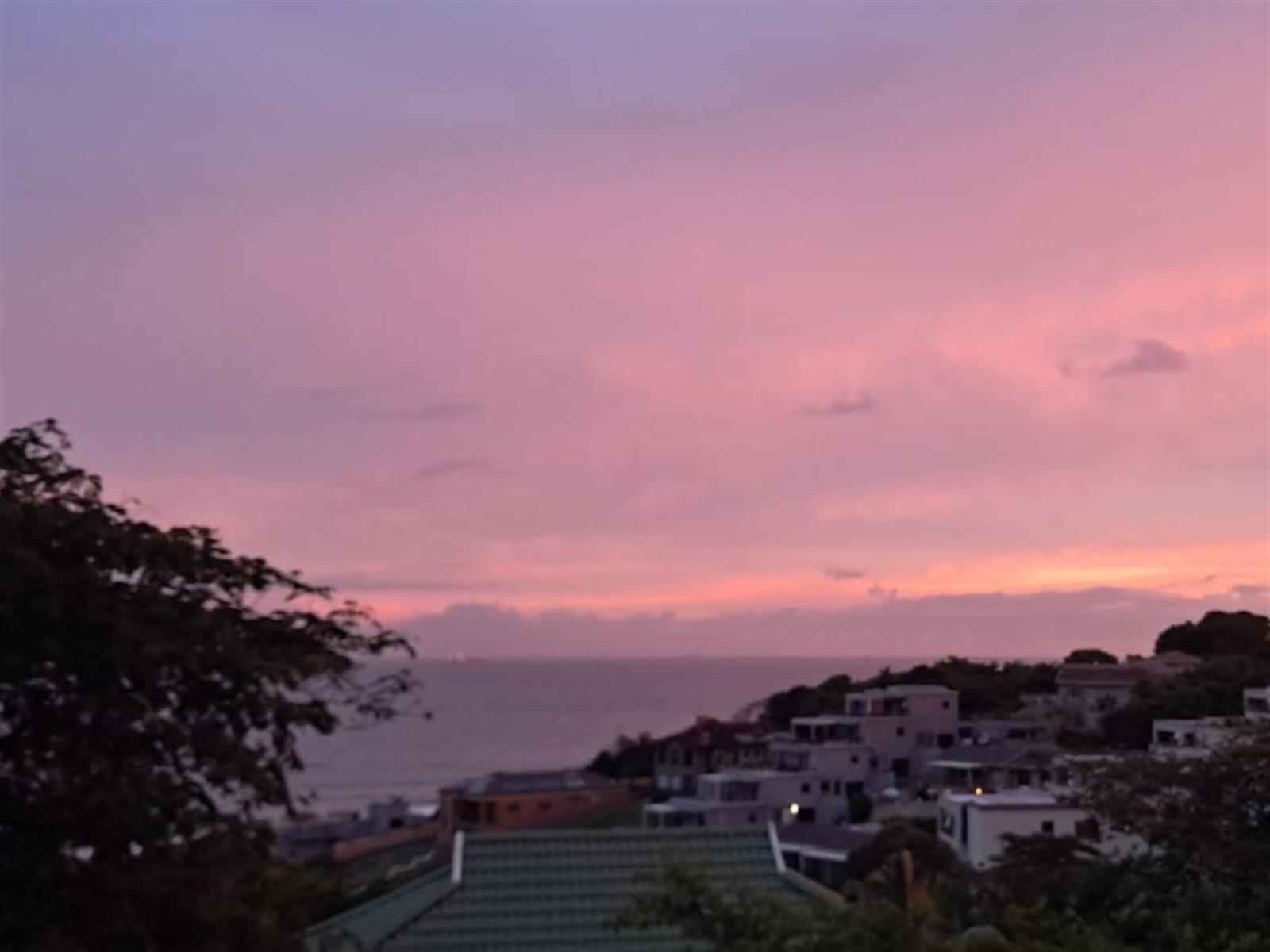 Stunning Sea-View 3-Bedroom Apartment in Sought-After Westbrook Manor - Effortless Coastal Living