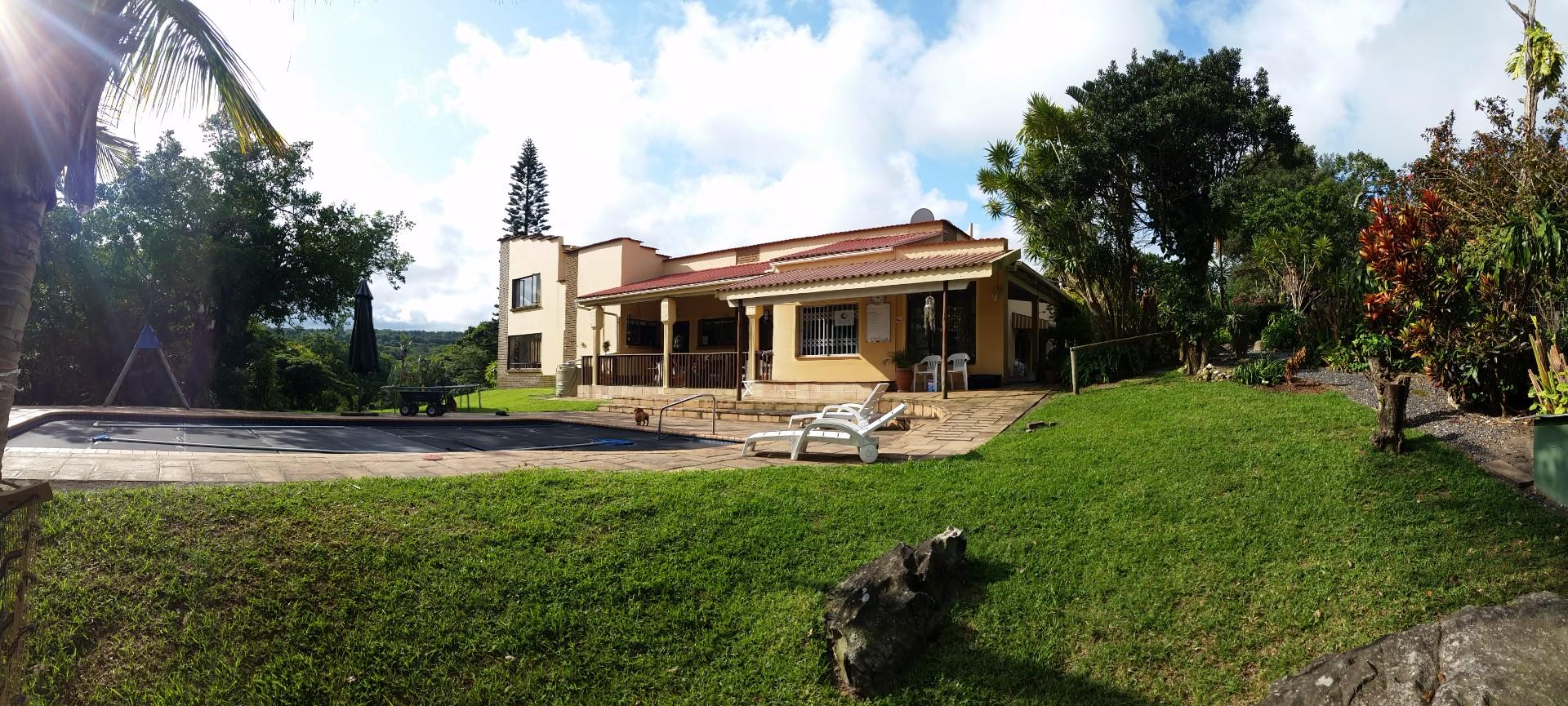 Beautifully Smallholding with 5 bedrooms,4 bathrooms, 2 flatlets surrounded by Nature and Serenity