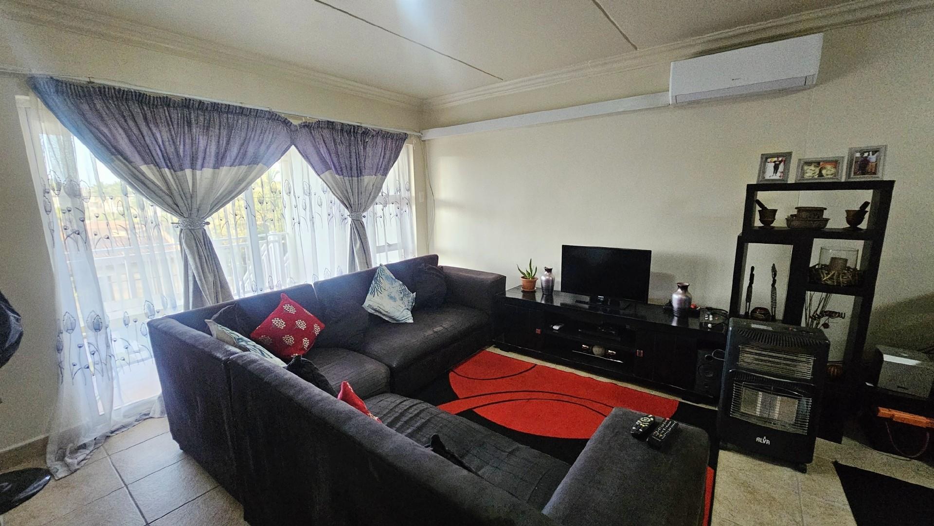 Apartment For Sale in Shelly Beach, Margate, KwaZulu Natal