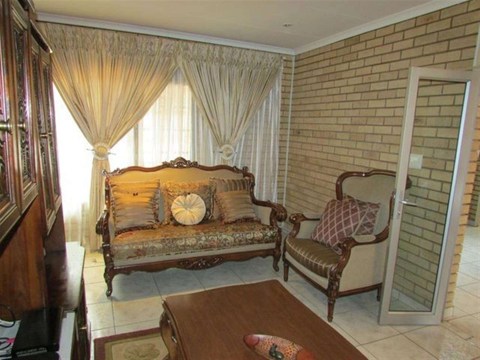Beautiful Family Home in Colbyn West