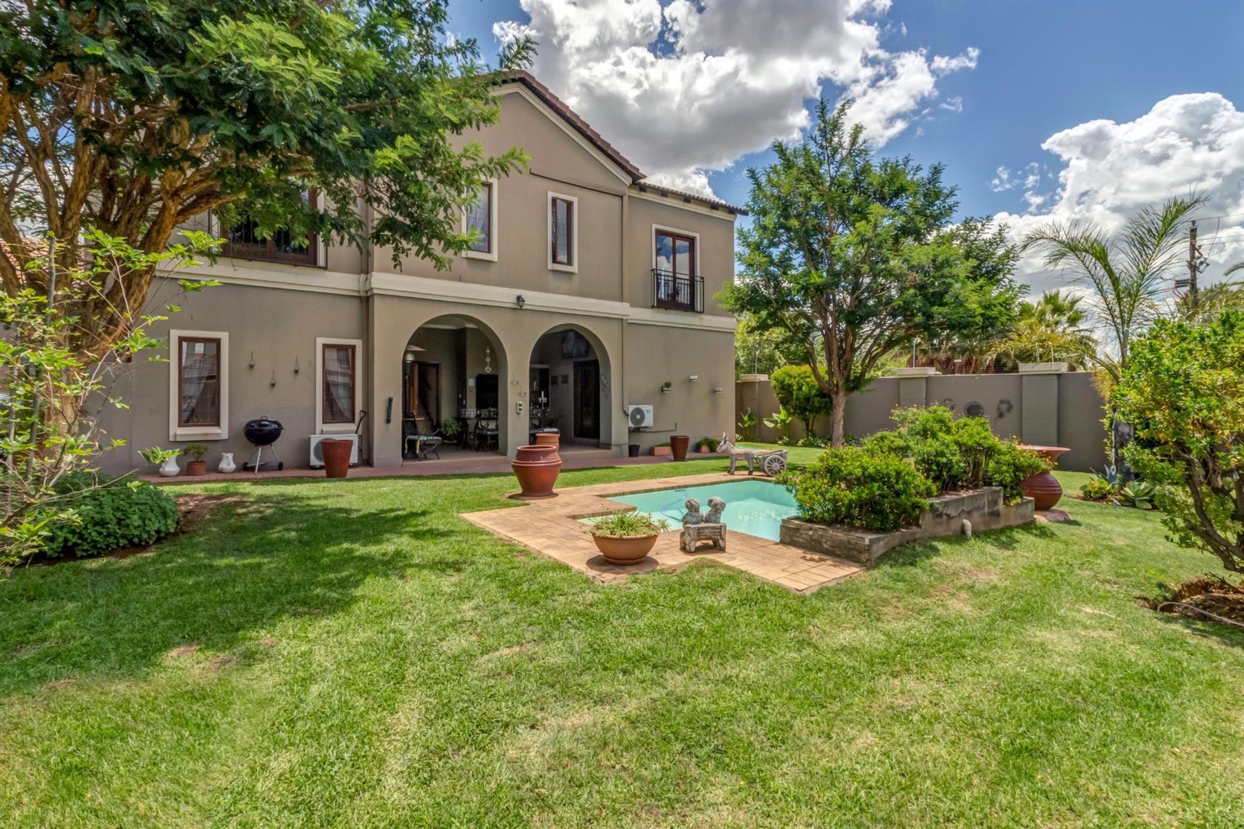 House for sale in Broadacres, Sandton, 295 m²