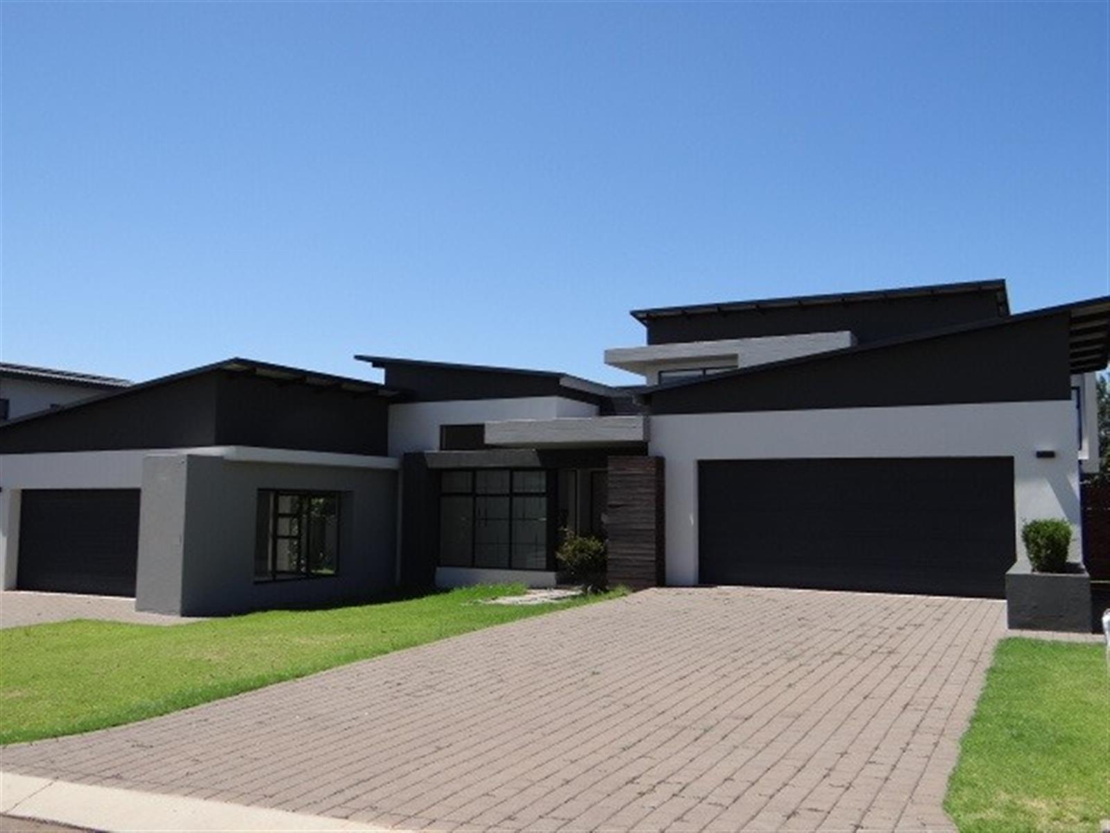 5 Bedroom House For Sale in Midstream Ridge Estate, Midstream Estate, Centurion