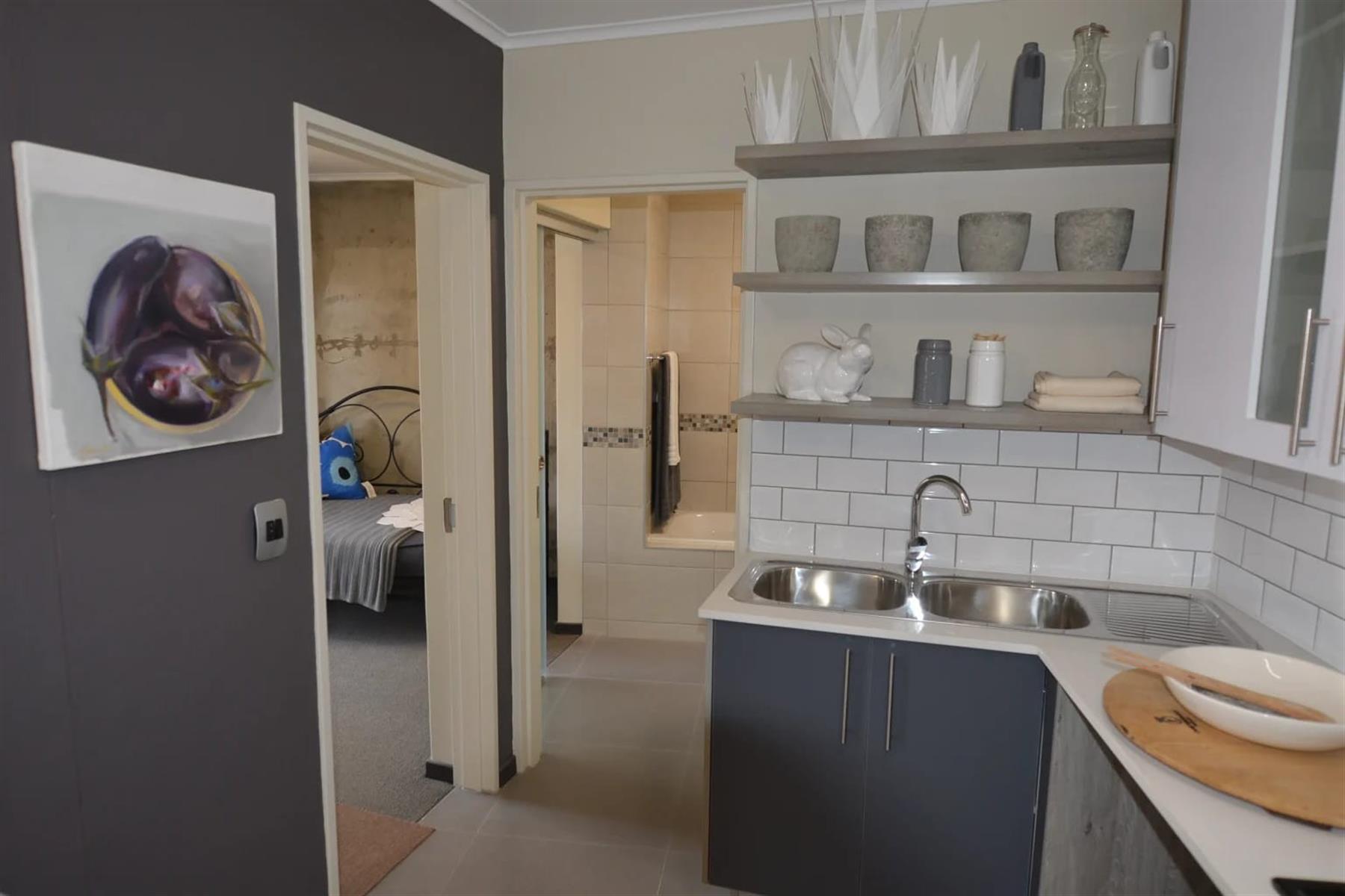 Beautiful 2 Bedroom Apartment for Sale in Hatfield, Pretoria