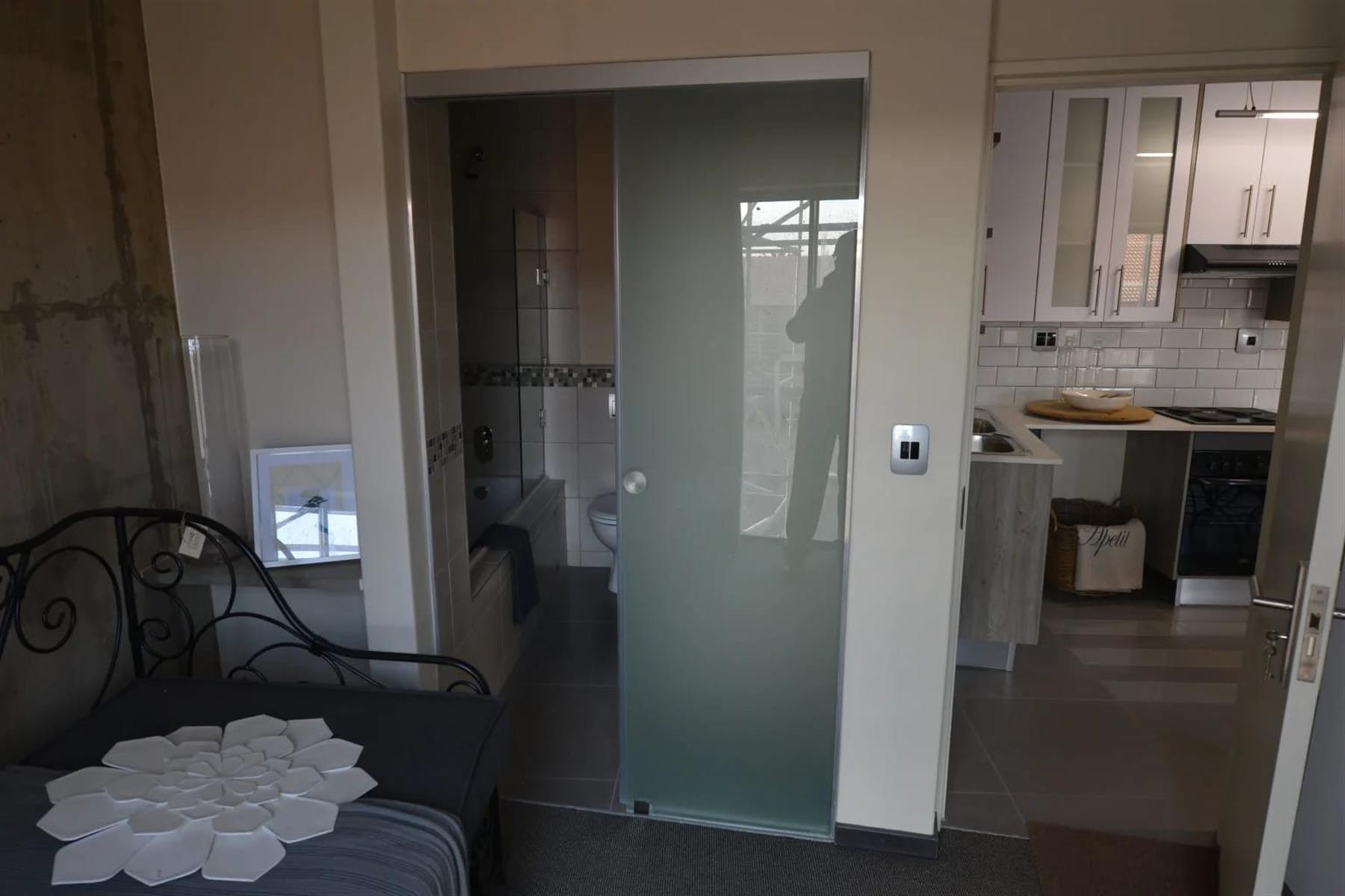 Beautiful 2 Bedroom Apartment for Sale in Hatfield, Pretoria
