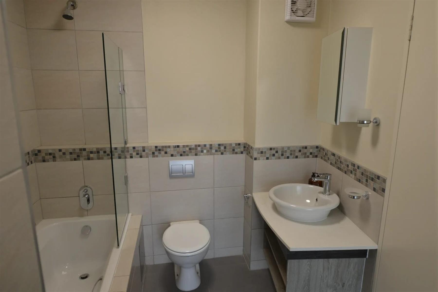 Beautiful 2 Bedroom Apartment for Sale in Hatfield, Pretoria