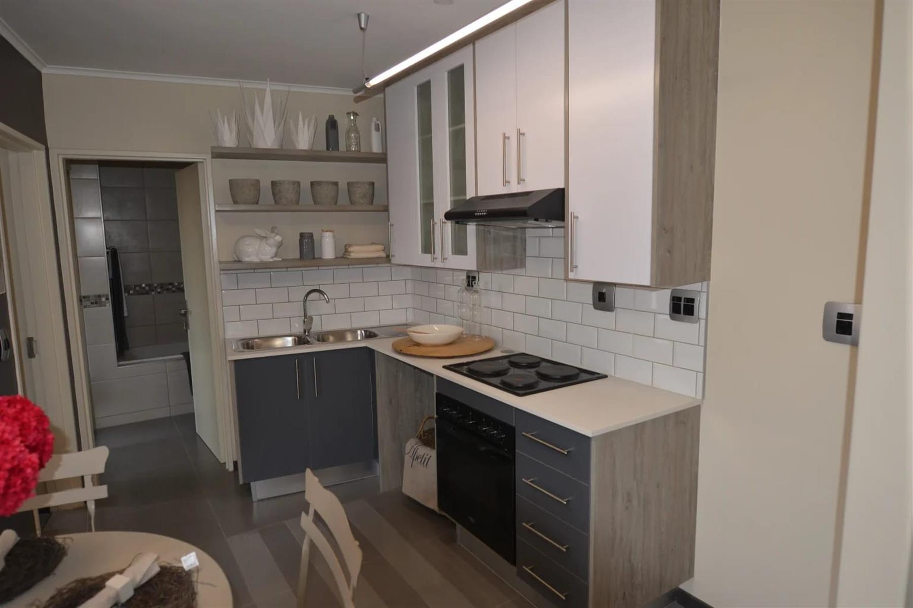 Beautiful 2 Bedroom Apartment for Sale in Hatfield, Pretoria