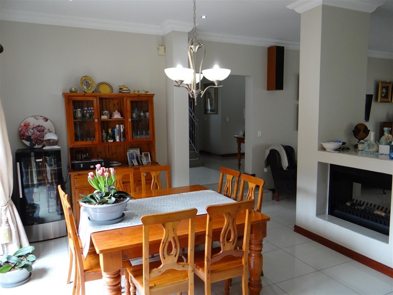 5 Bedroom House For Sale in Midstream Estate, Centurion