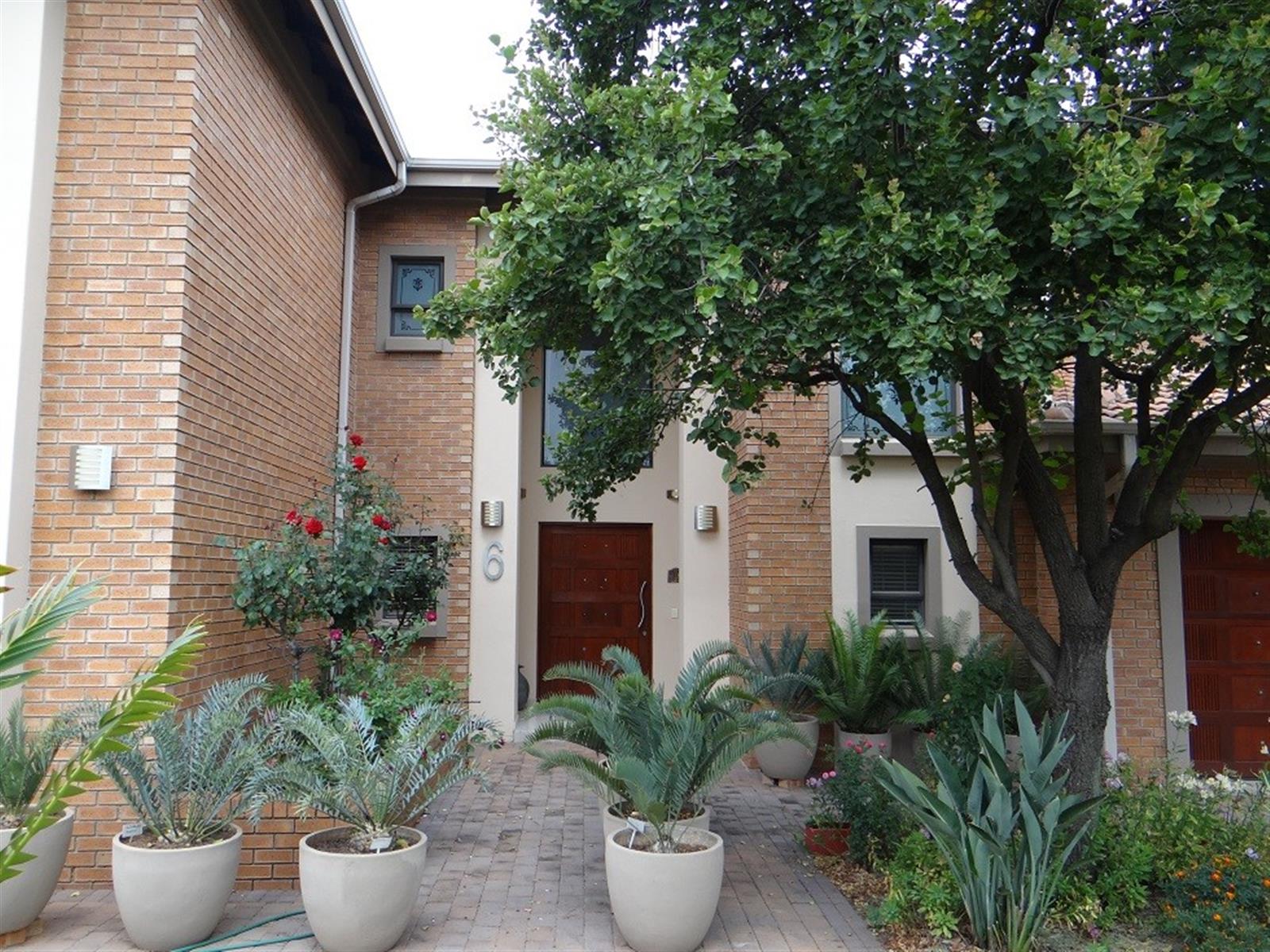 5 Bedroom House For Sale in Midstream Estate, Centurion