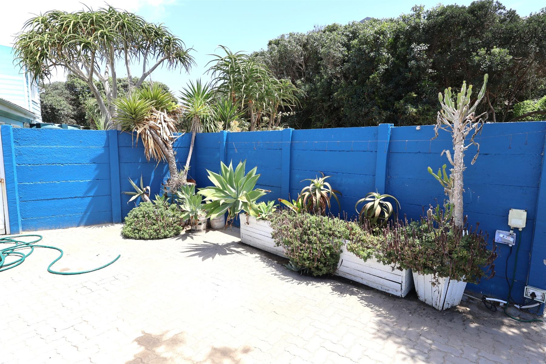 Eleven Bedroom House for Sale in West Beach Port Alfred