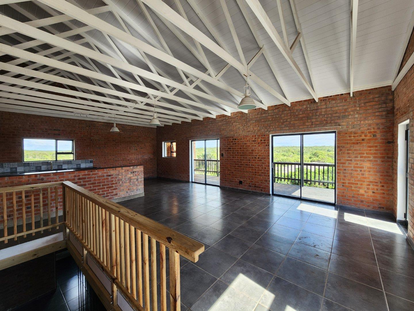 House For Sale in Jeffreys Bay