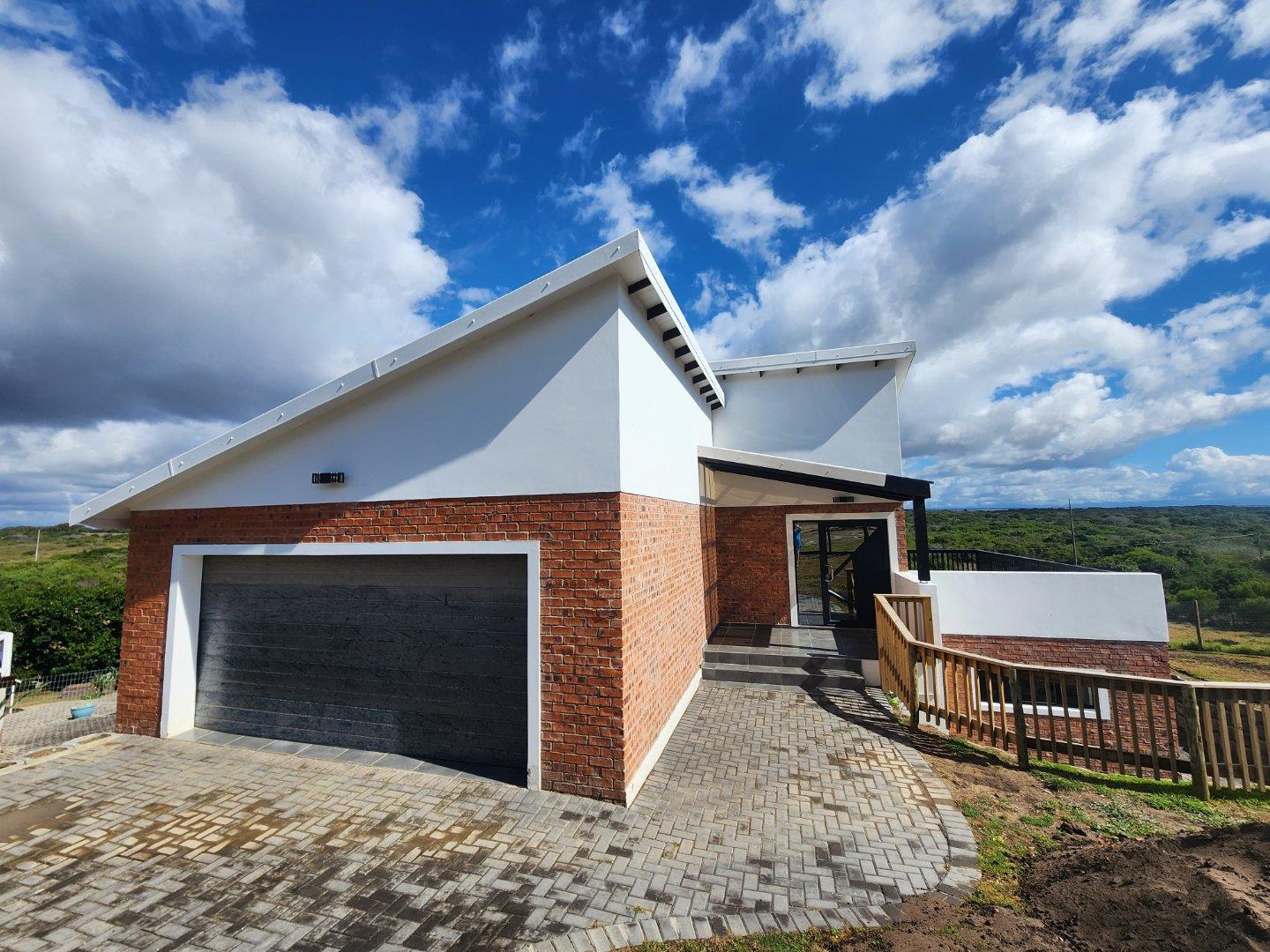 House For Sale in Jeffreys Bay