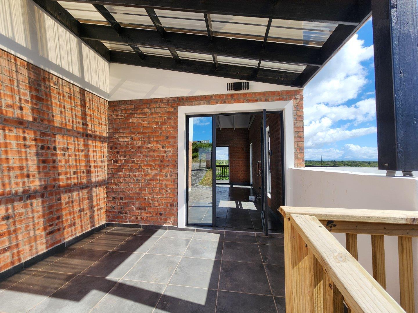 House For Sale in Jeffreys Bay